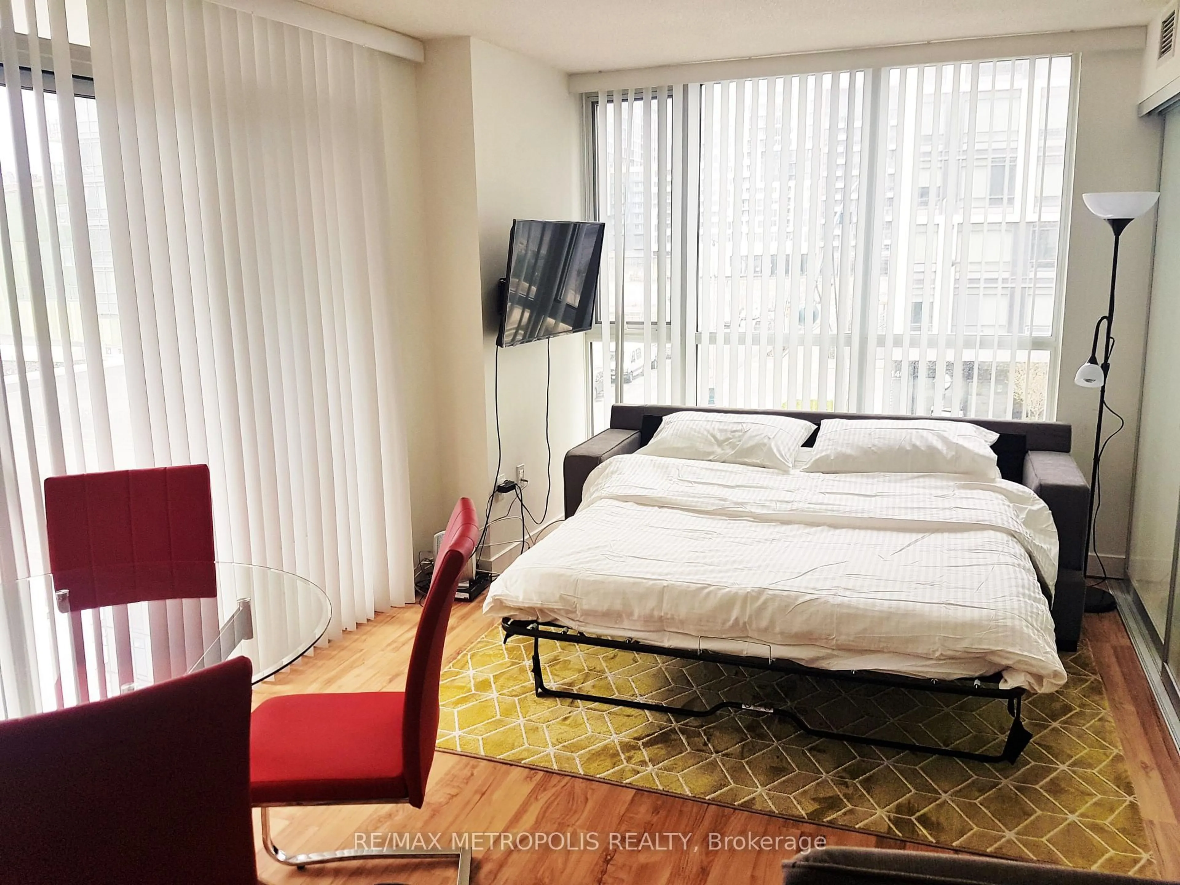 A pic of a room for 85 Queens Wharf Rd #307, Toronto Ontario M5V 0J9