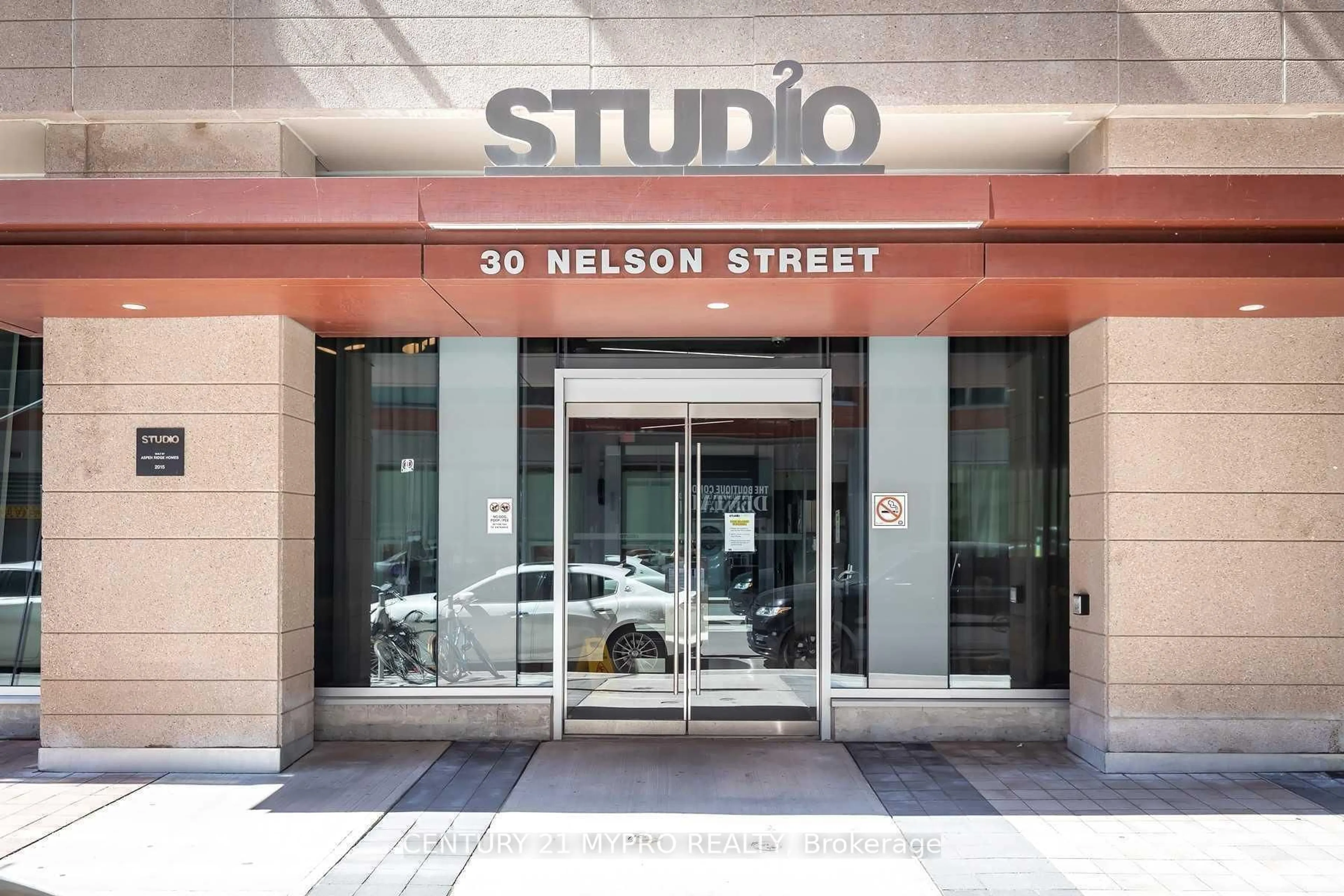 Indoor foyer for 30 Nelson St #2306, Toronto Ontario M5V 0H5