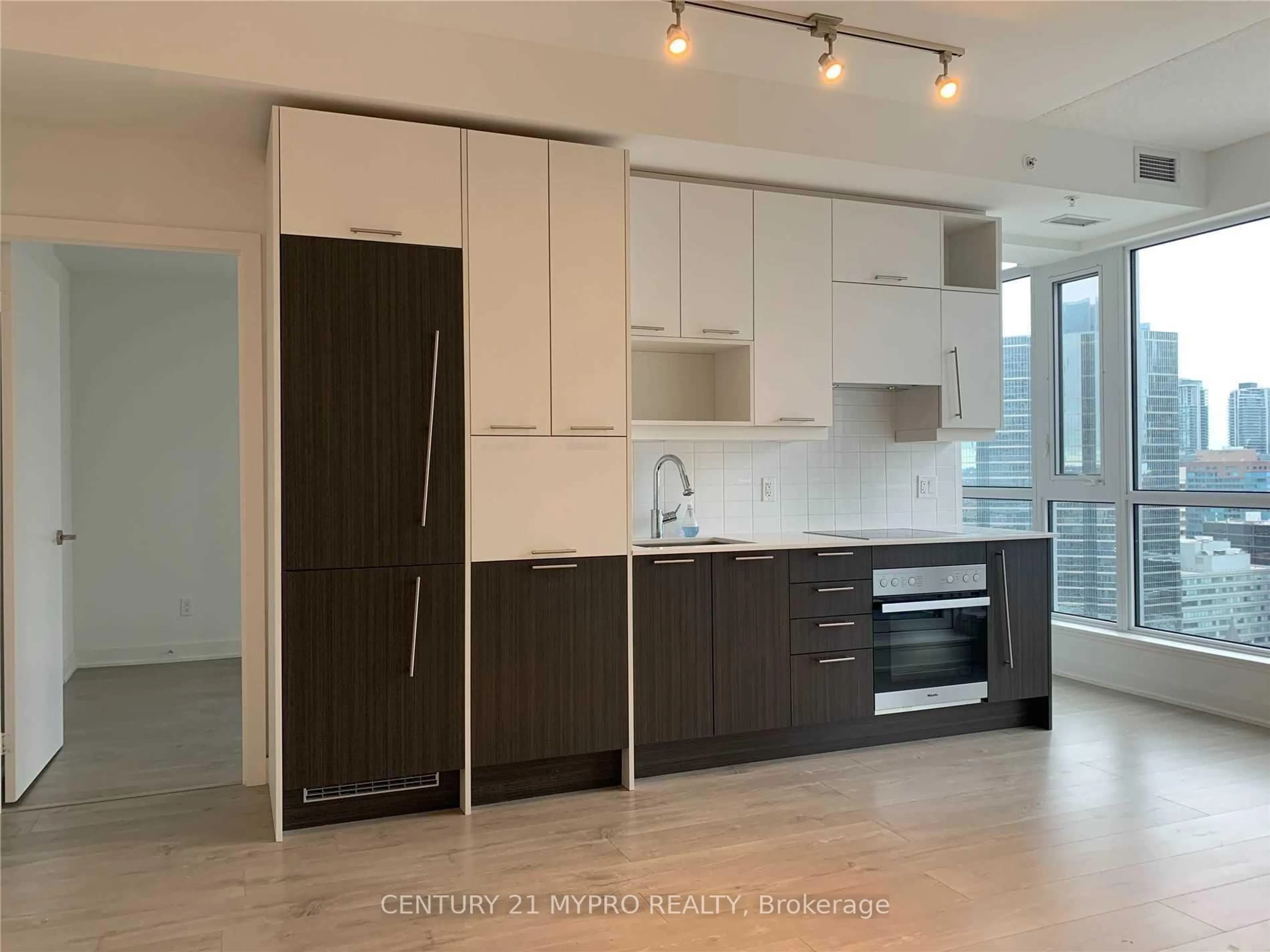 Unknown for 30 Nelson St #2306, Toronto Ontario M5V 0H5