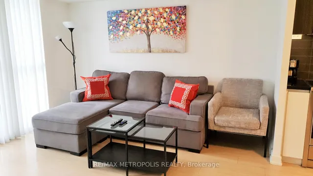 85 Queens Wharf Rd #516, Toronto 2