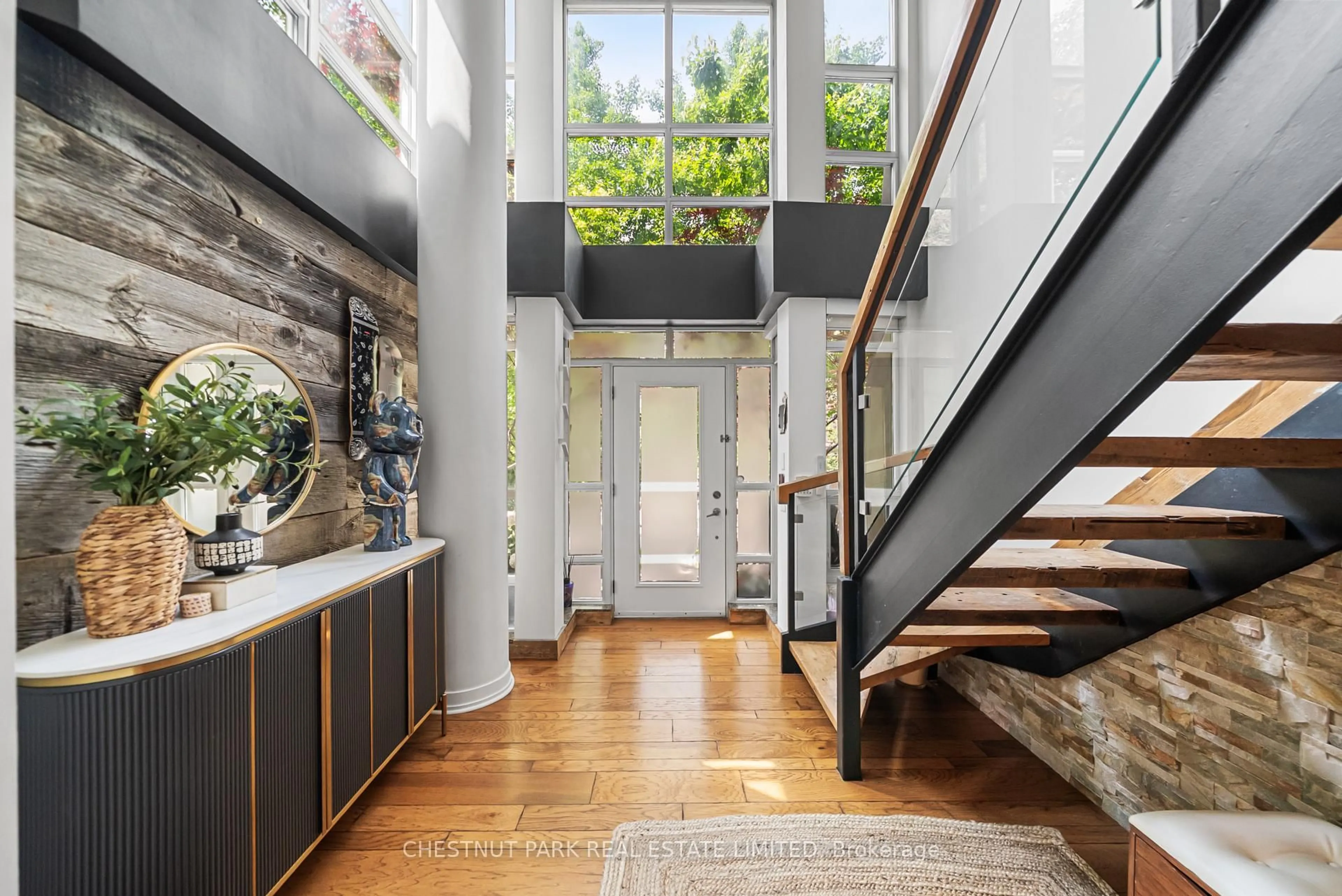 Indoor entryway for 150 Homewood Ave #107, Toronto Ontario M4Y 2J6