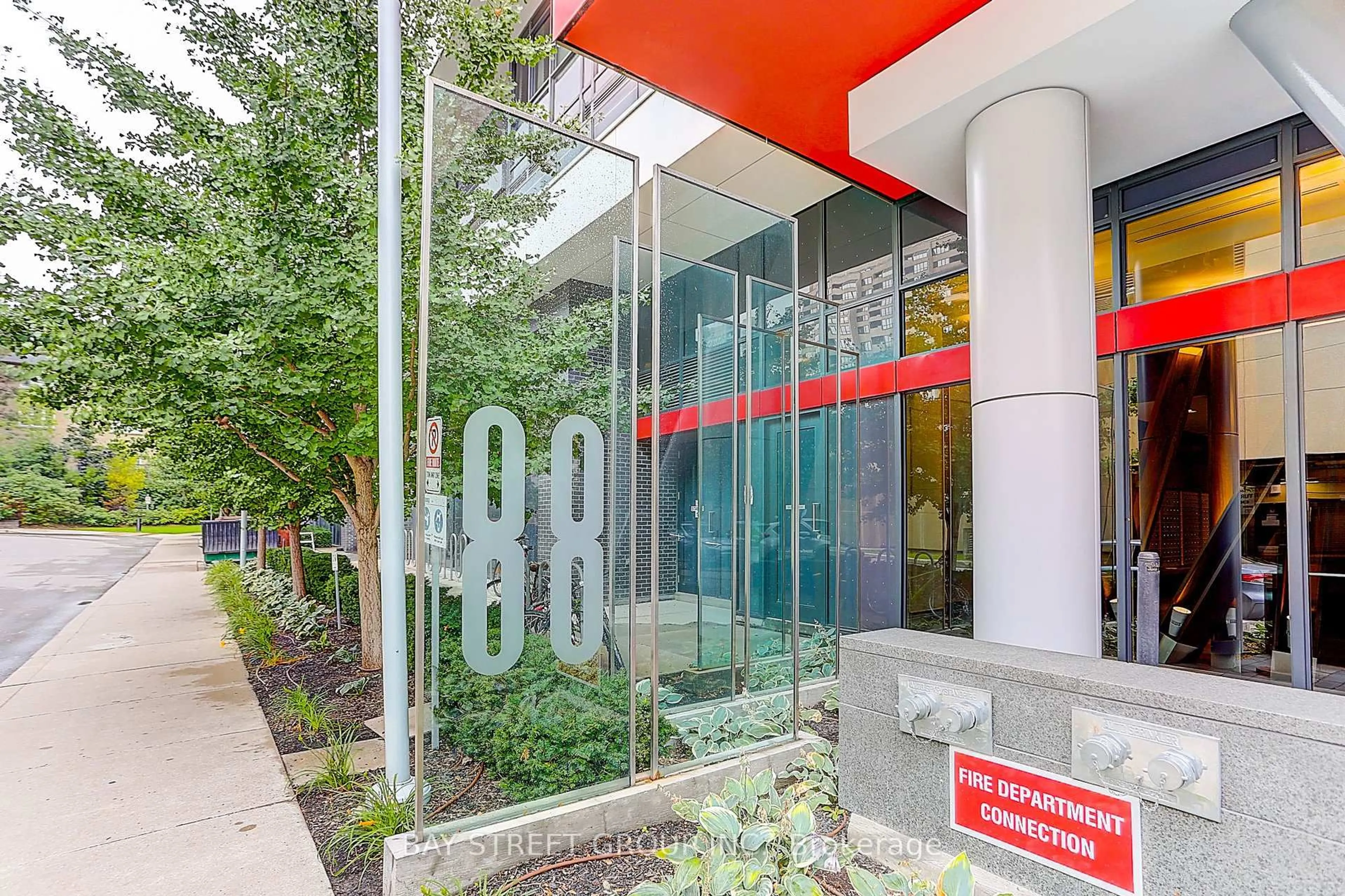 Indoor foyer for 88 Sheppard Ave #308, Toronto Ontario M2N 0G9