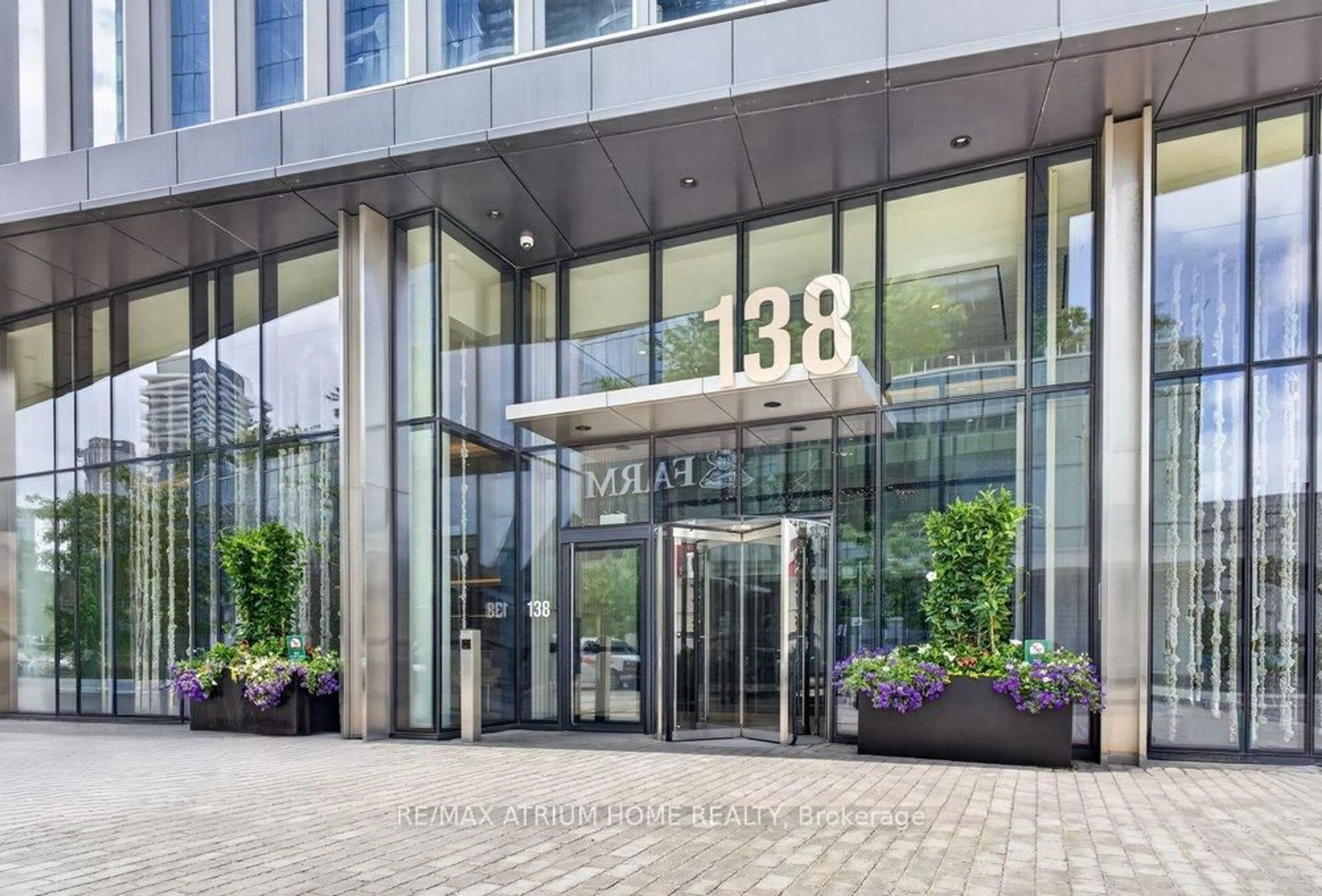 Indoor foyer for 138 Downes St #4108, Toronto Ontario M5E 0E4
