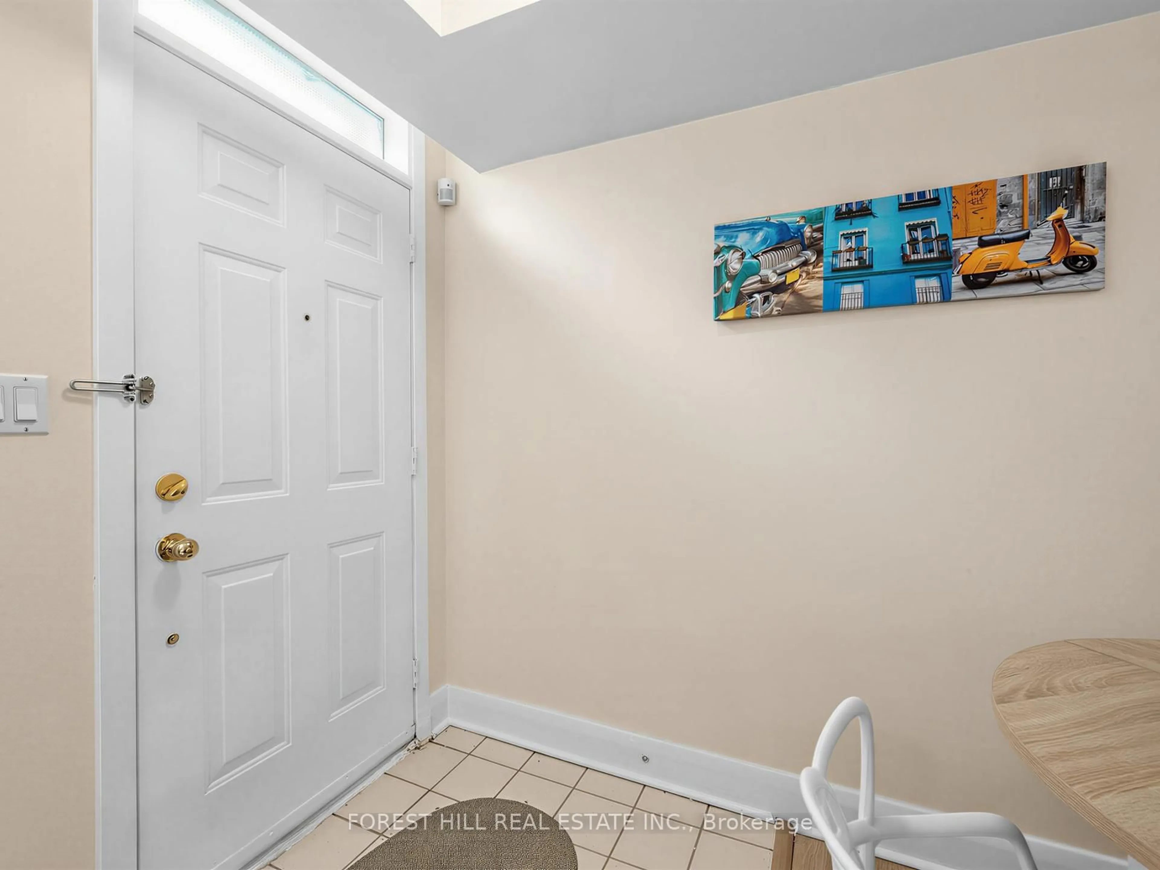 Indoor entryway for 415 Jarvis St #124, Toronto Ontario M4Y 3C1