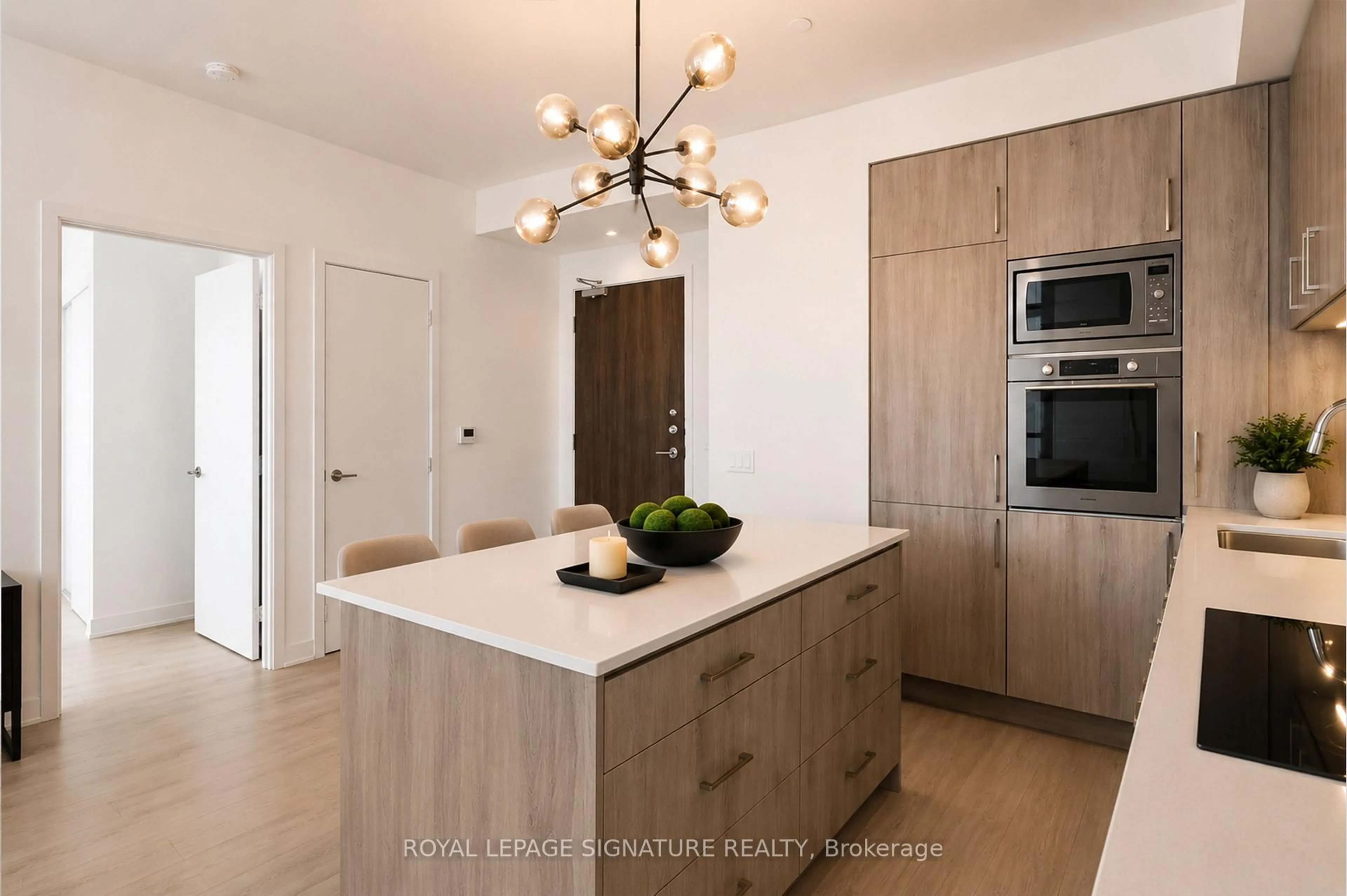 Contemporary kitchen, unknown for 576 Front St #1807E, Toronto Ontario M5V 0P8