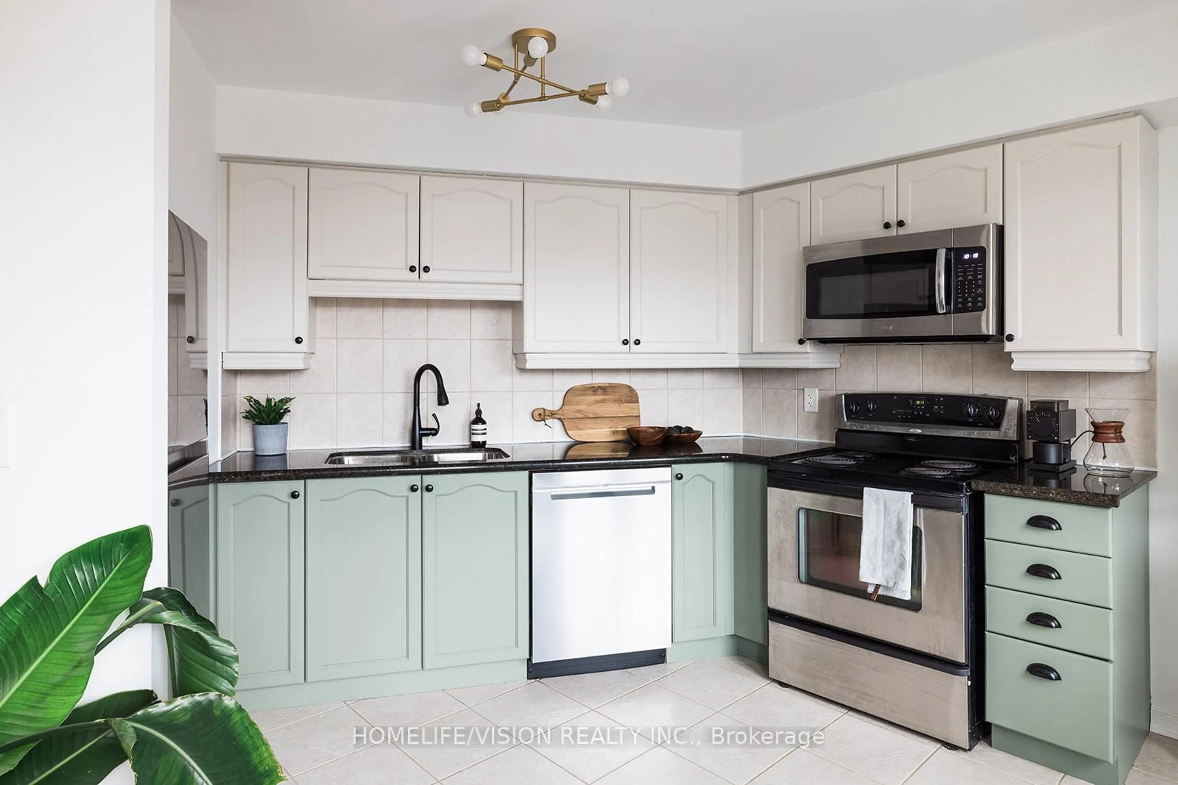 Open concept kitchen, unknown for 18 Valley Woods Rd #902, Toronto Ontario M3A 0A1