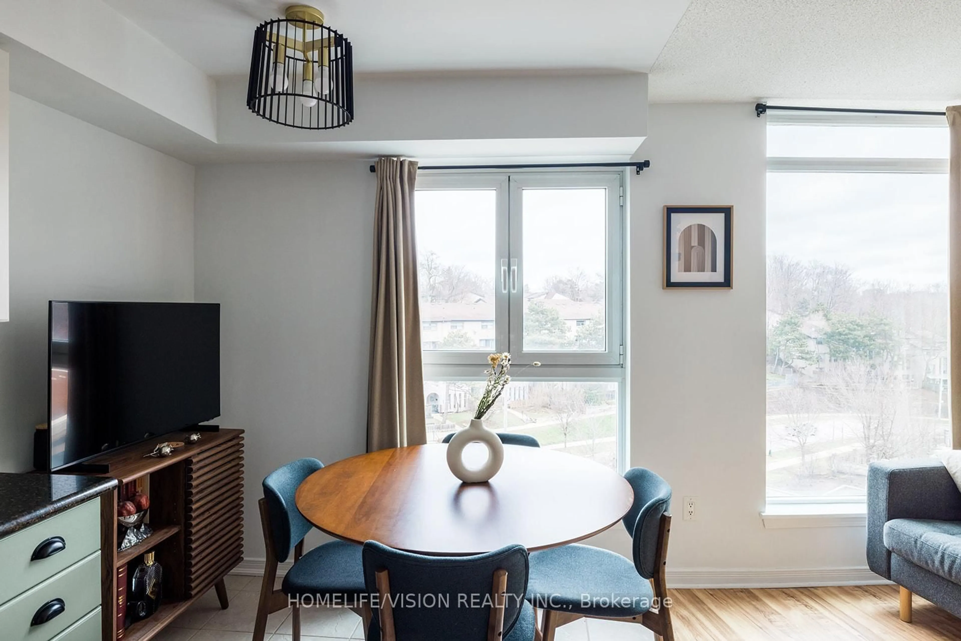 Dining room, wood/laminate floor for 18 Valley Woods Rd #902, Toronto Ontario M3A 0A1