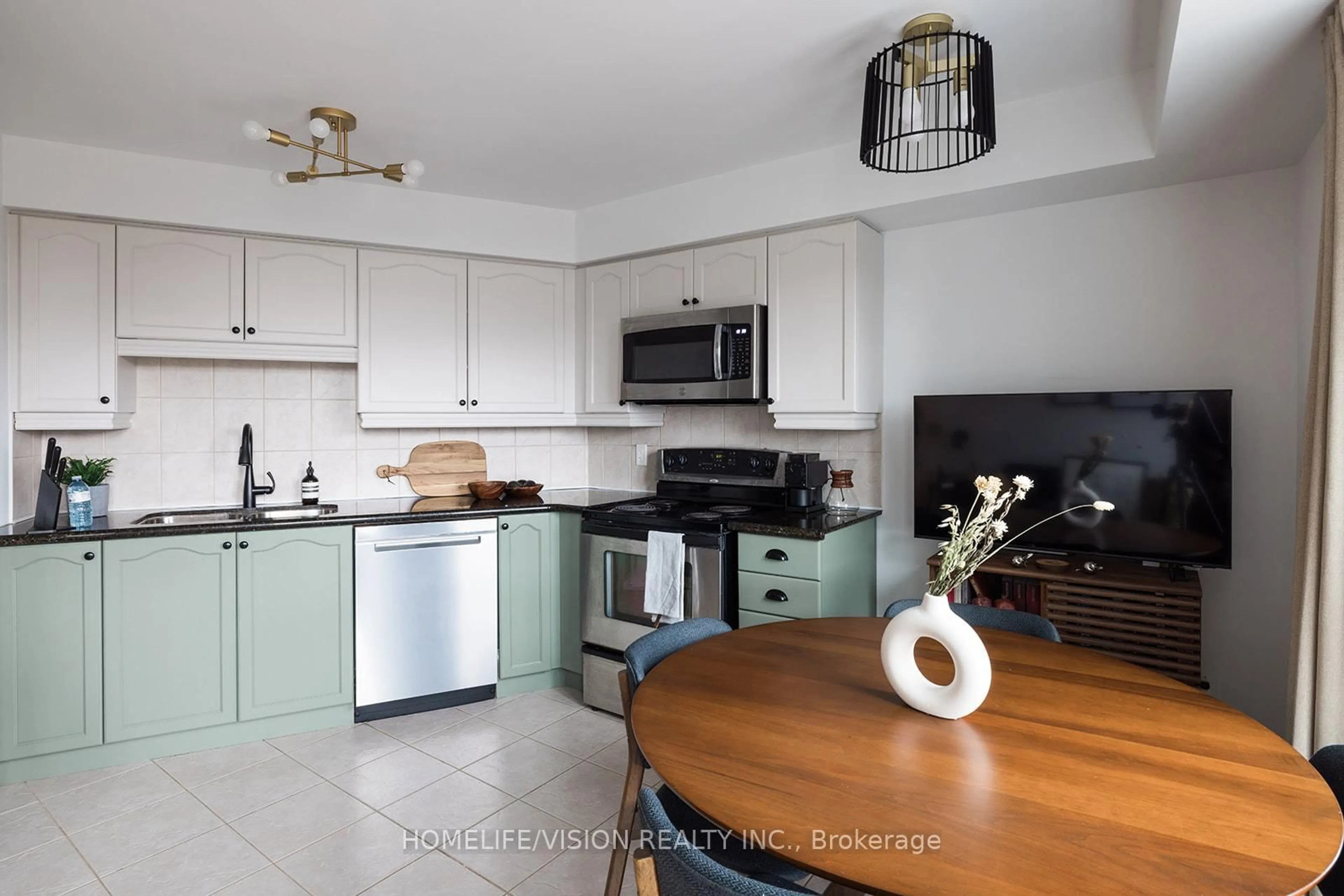 Open concept kitchen, unknown for 18 Valley Woods Rd #902, Toronto Ontario M3A 0A1