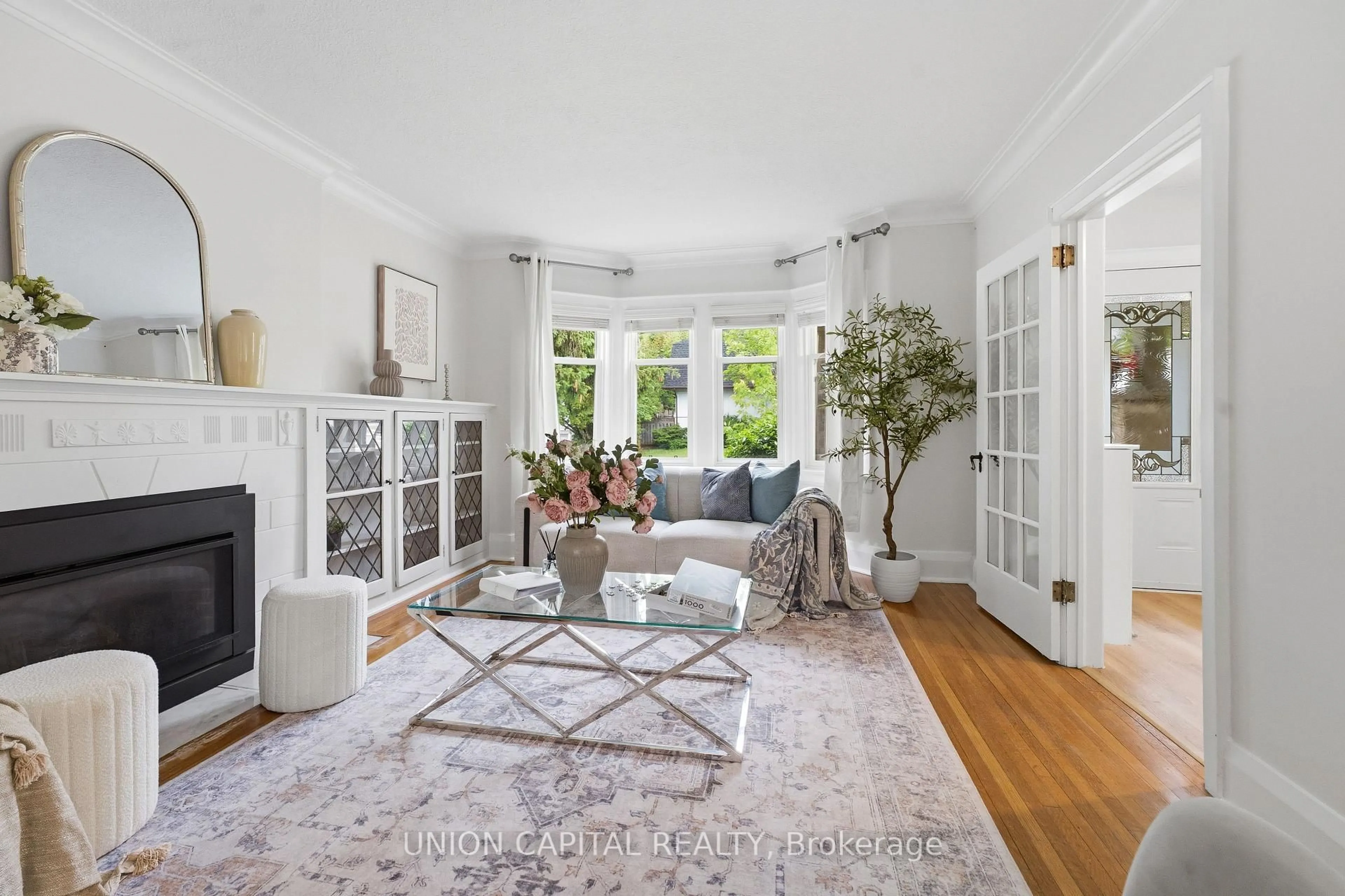 Living room with furniture, unknown for 73 Florence Ave, Toronto Ontario M2N 1G2