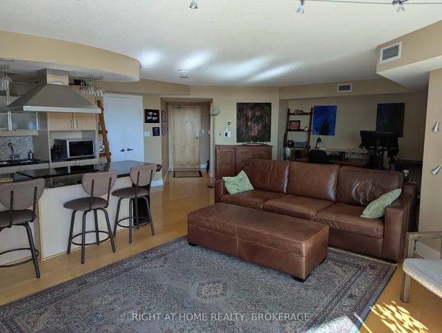 550 Queens Quay #608, Toronto 2