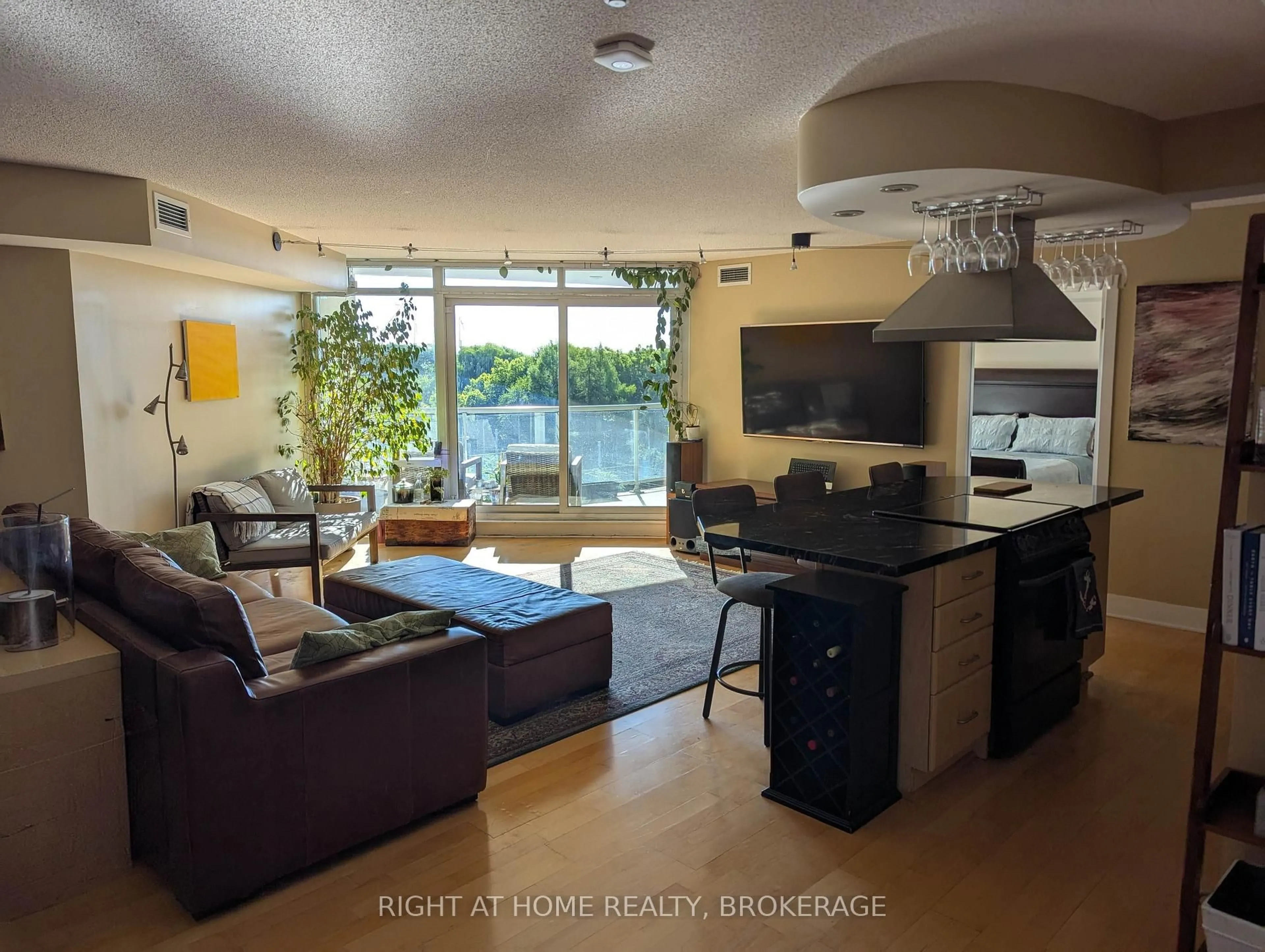 Living room with furniture, unknown for 550 Queens Quay #608, Toronto Ontario M5V 3M8
