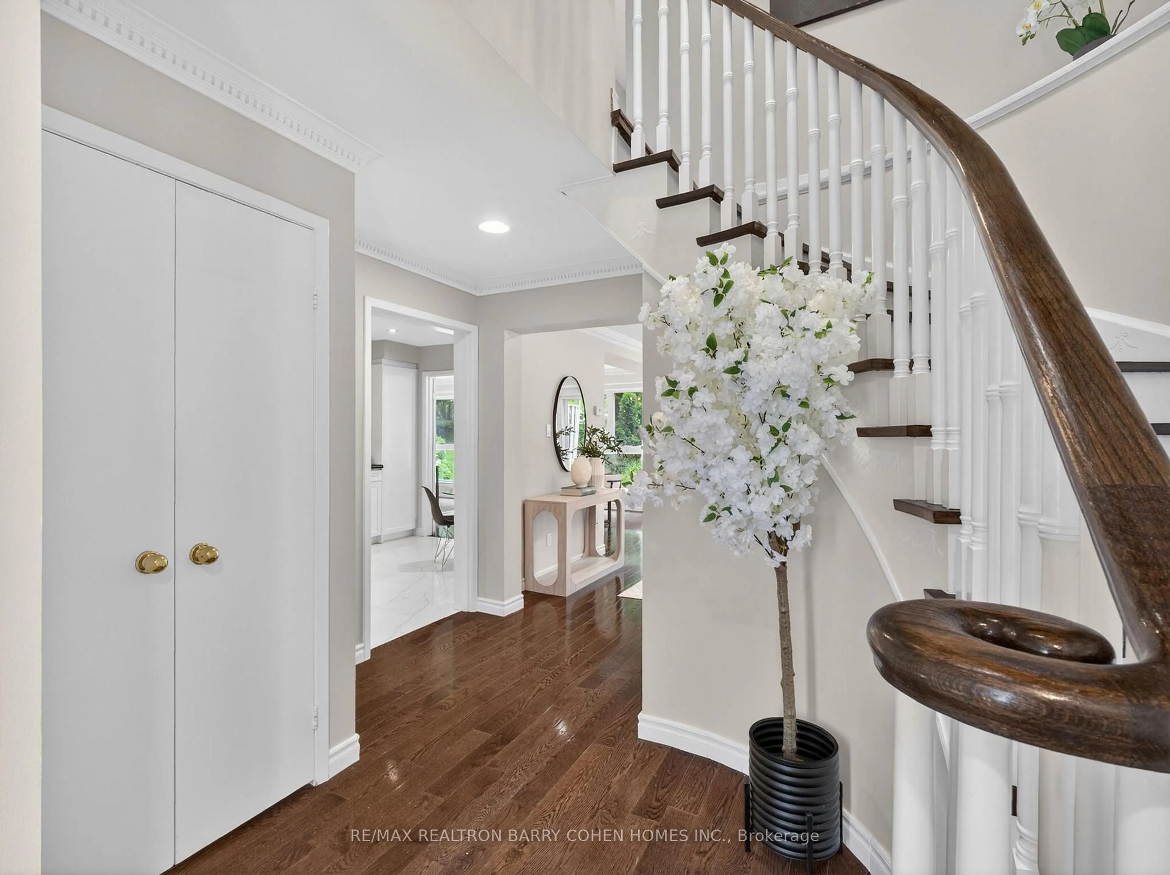 Indoor entryway for 115 Scenic Mill Way, Toronto Ontario M2L 1T1