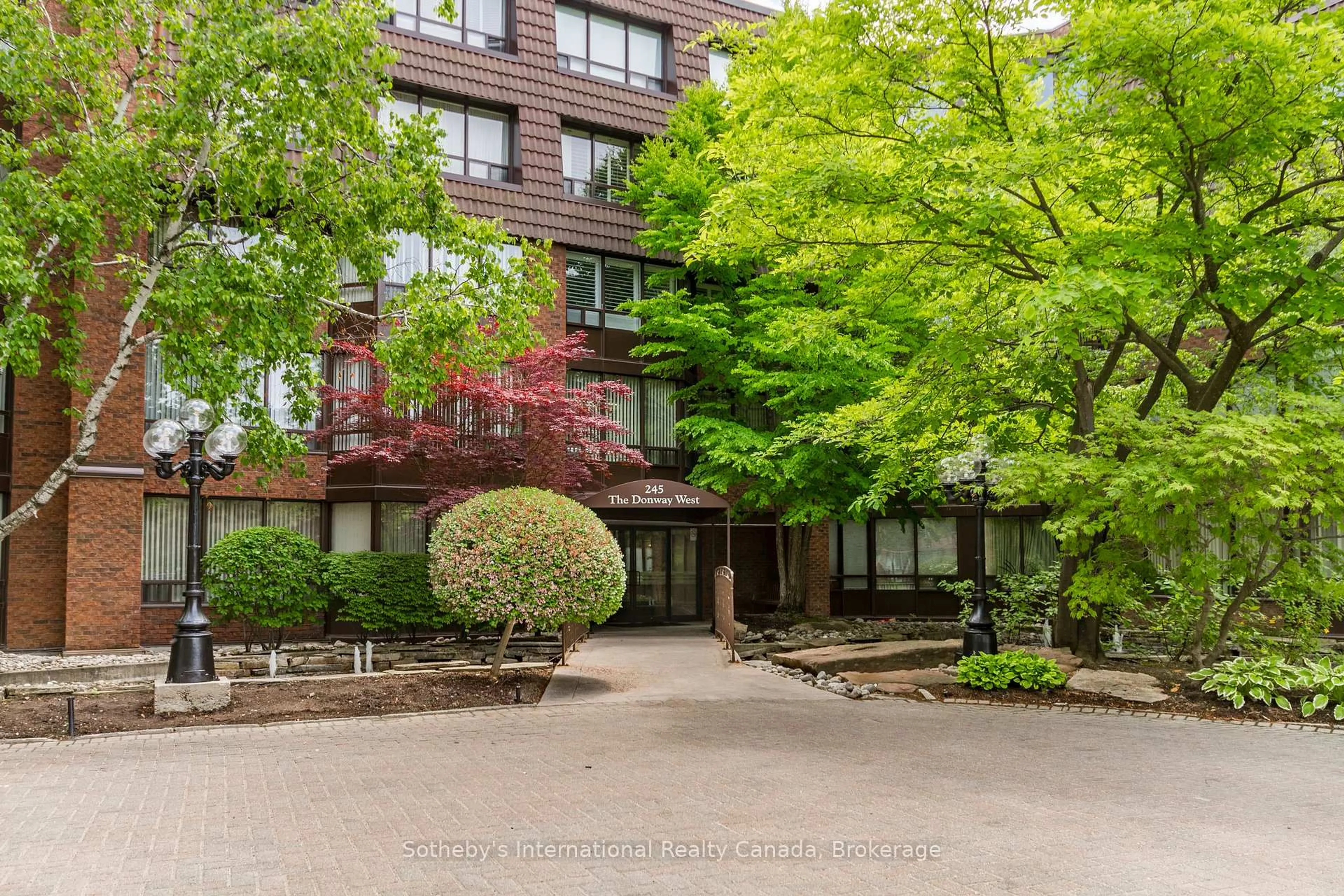 Patio, street for 245 The Donway #509, Toronto Ontario M3B 3M2