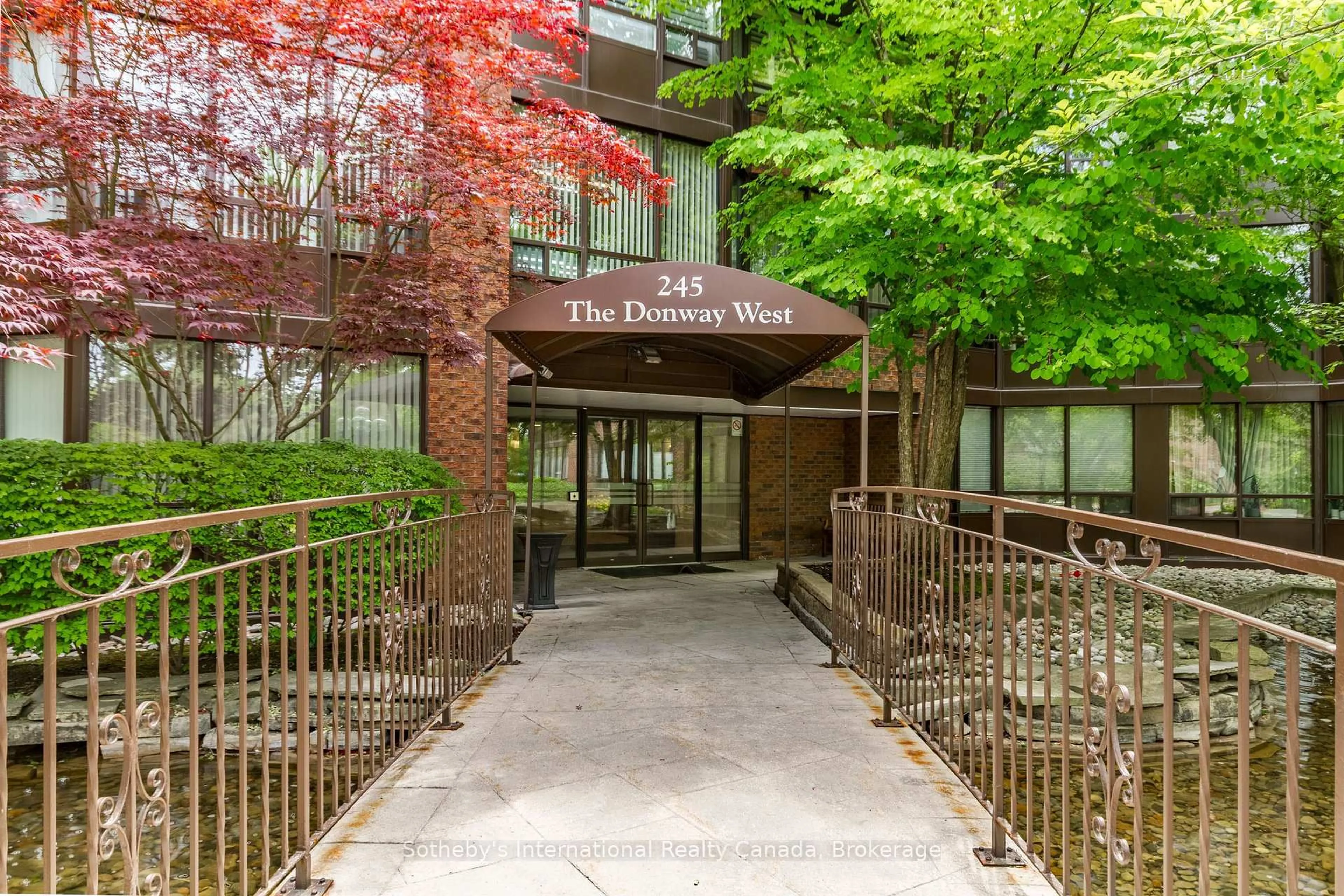 Patio, street for 245 The Donway #509, Toronto Ontario M3B 3M2
