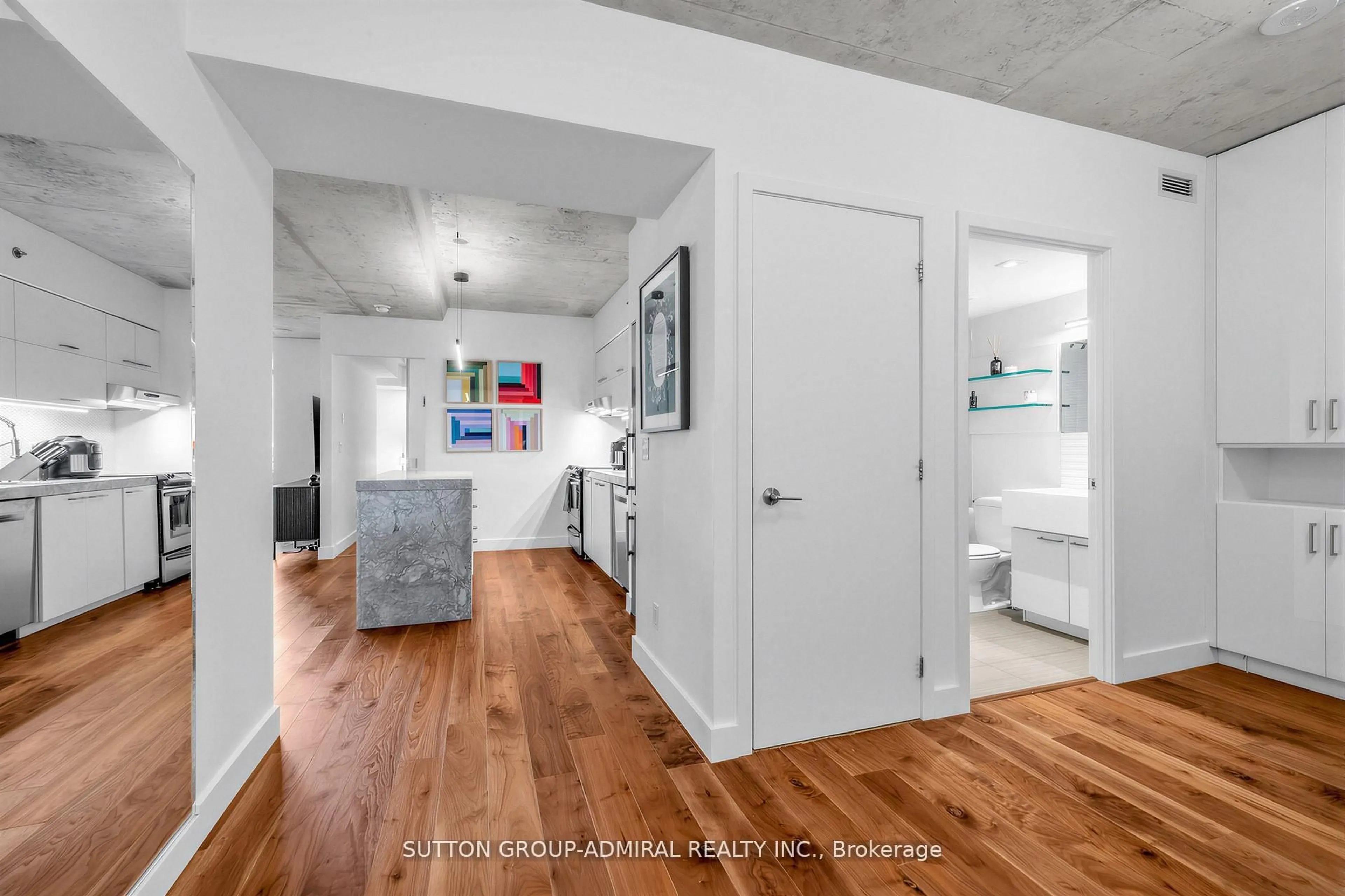 Indoor entryway for 55 Stewart St #907, Toronto Ontario M5V 2V1