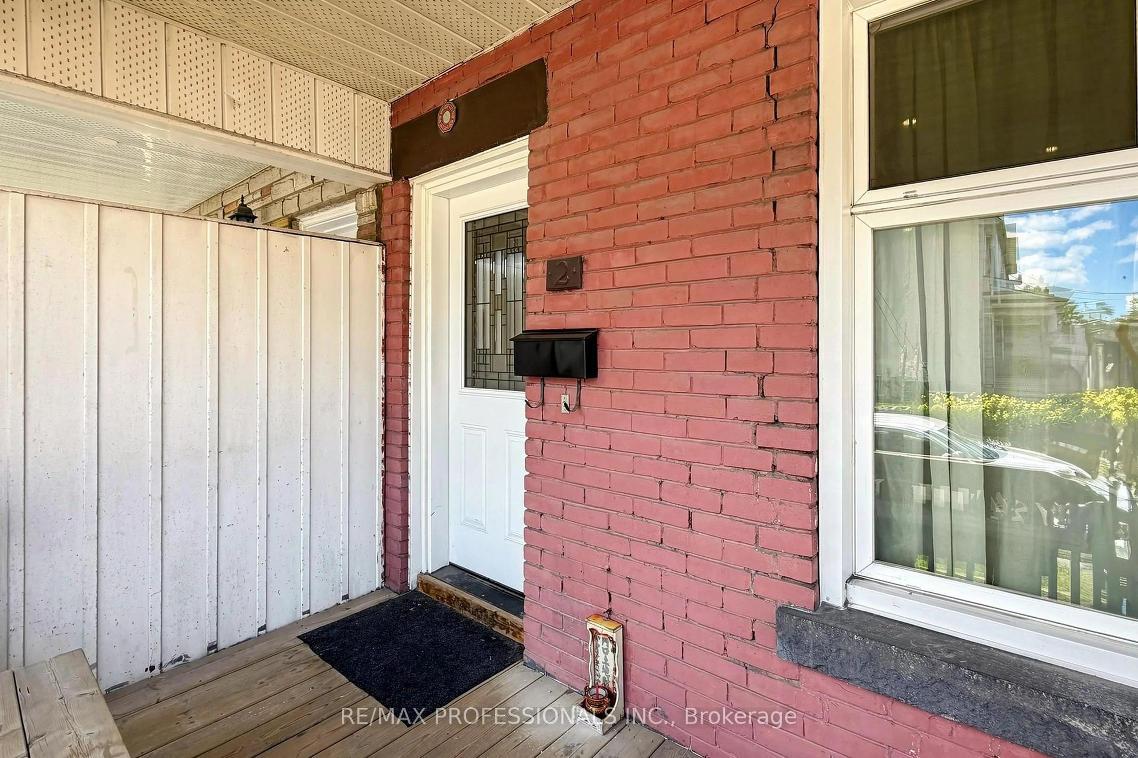 Indoor entryway for 2 Muir Ave, Toronto Ontario M6H 1E8