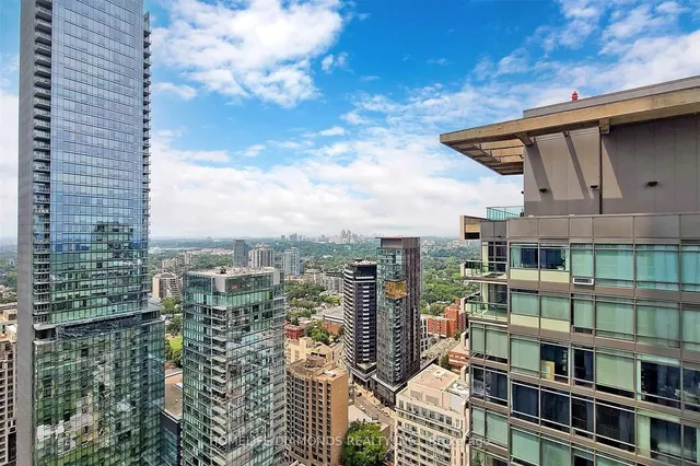 1 Yorkville Ave #3302, Toronto 5