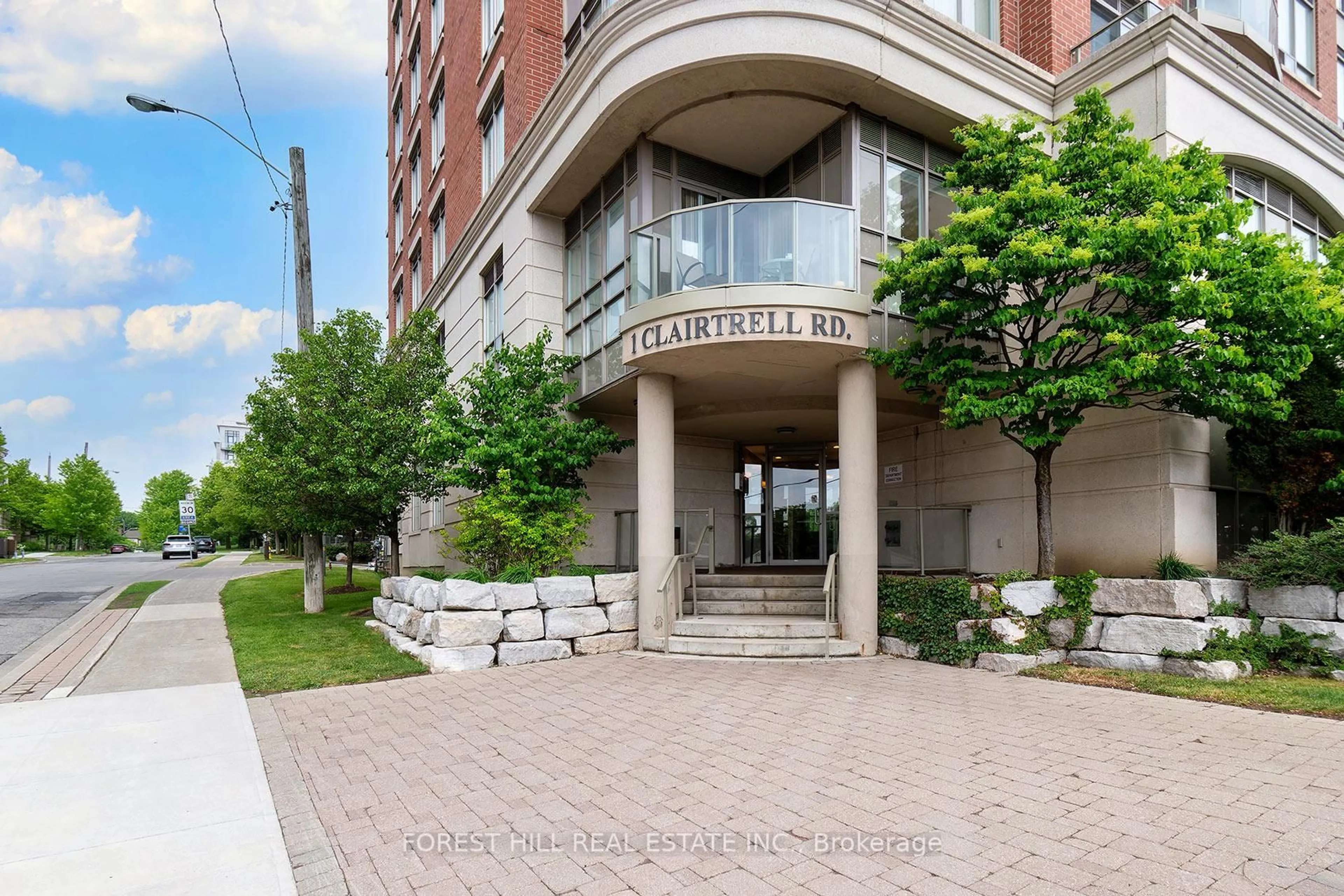 Indoor foyer for 1 Clairtrell Rd #805, Toronto Ontario M2N 7H6