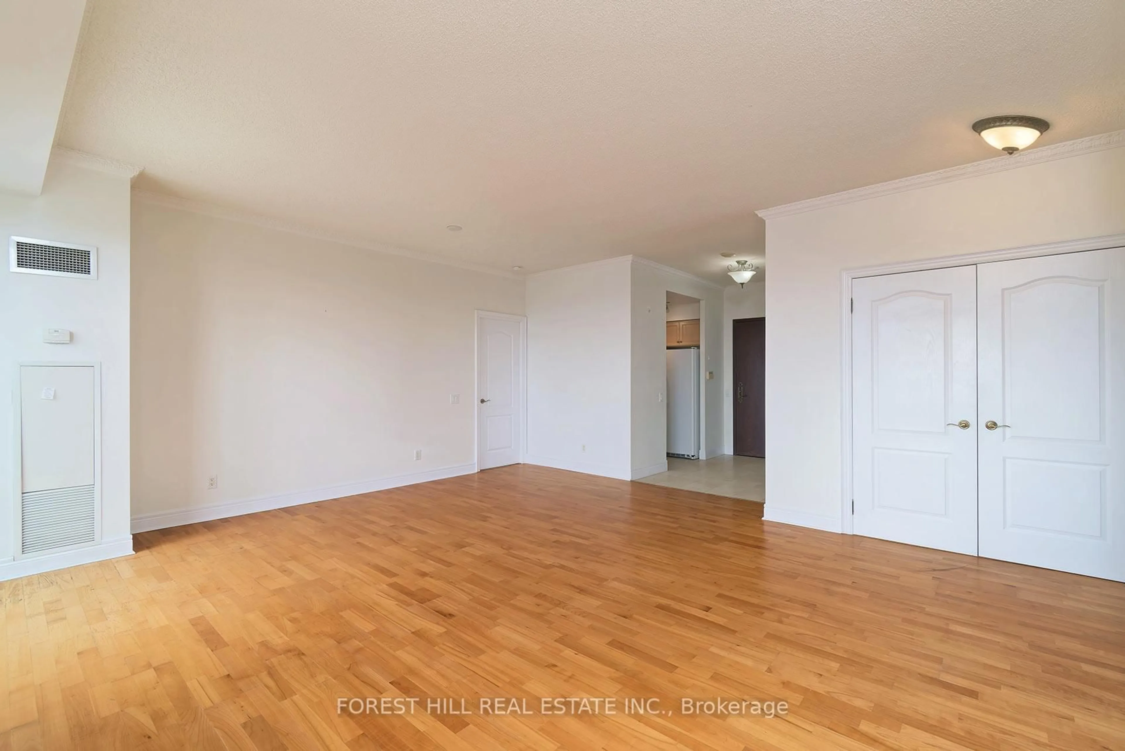 A pic of a room for 1 Clairtrell Rd #805, Toronto Ontario M2N 7H6