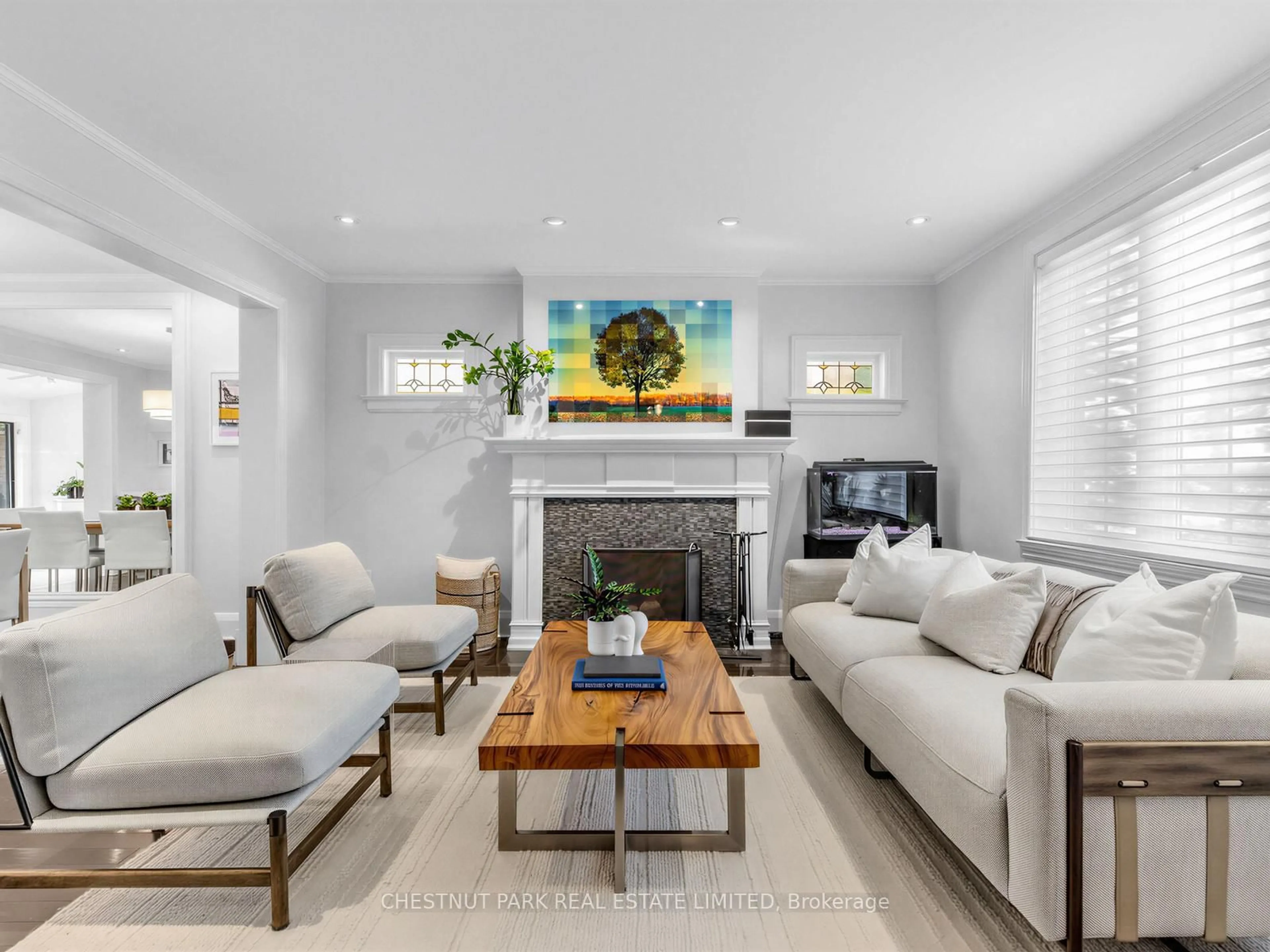Living room with furniture, unknown for 303 Belsize Dr, Toronto Ontario M4S 1M7