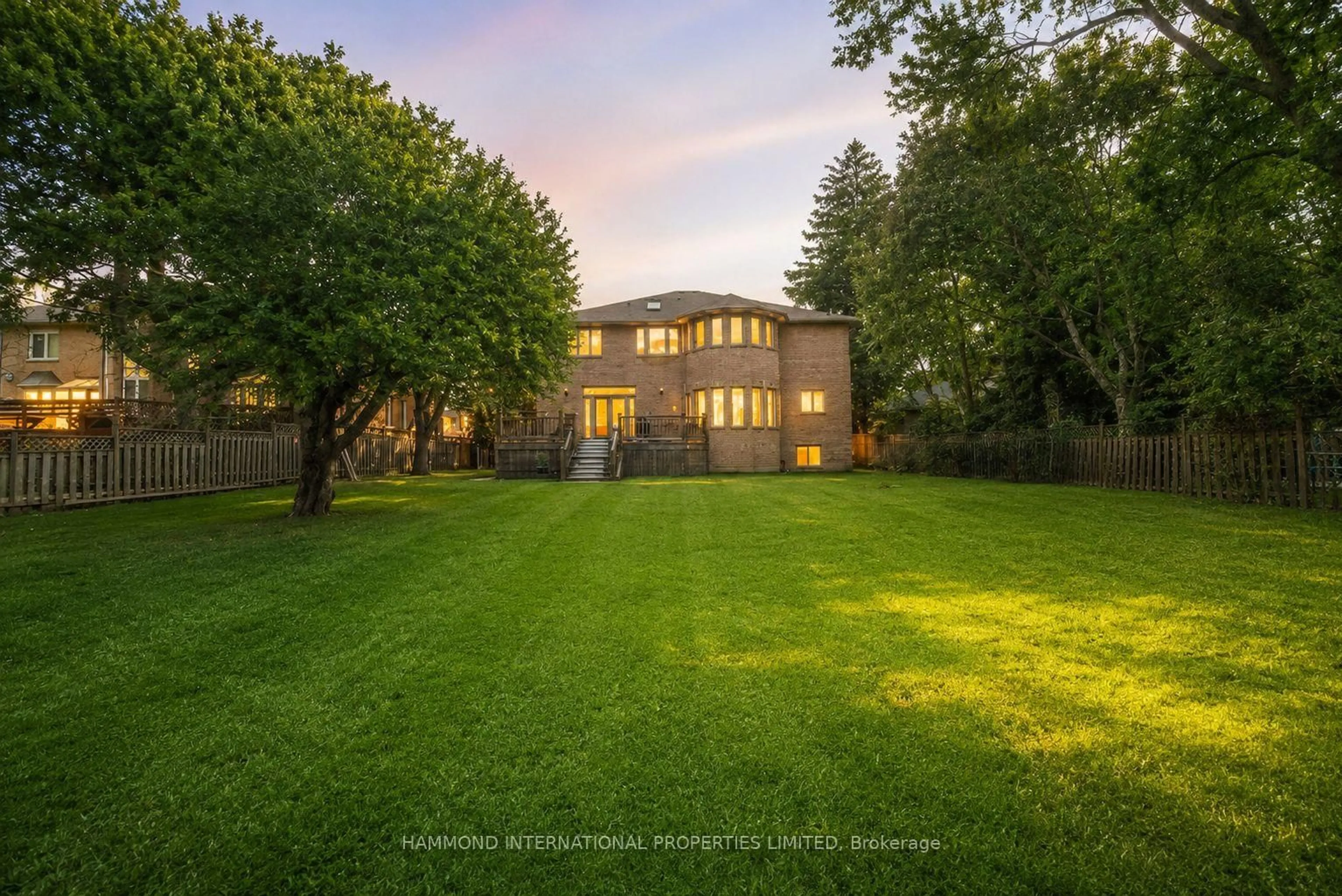 A pic from outside/outdoor area/front of a property/back of a property/a pic from drone, unknown for 78 Gerald St, Toronto Ontario M2L 2M8