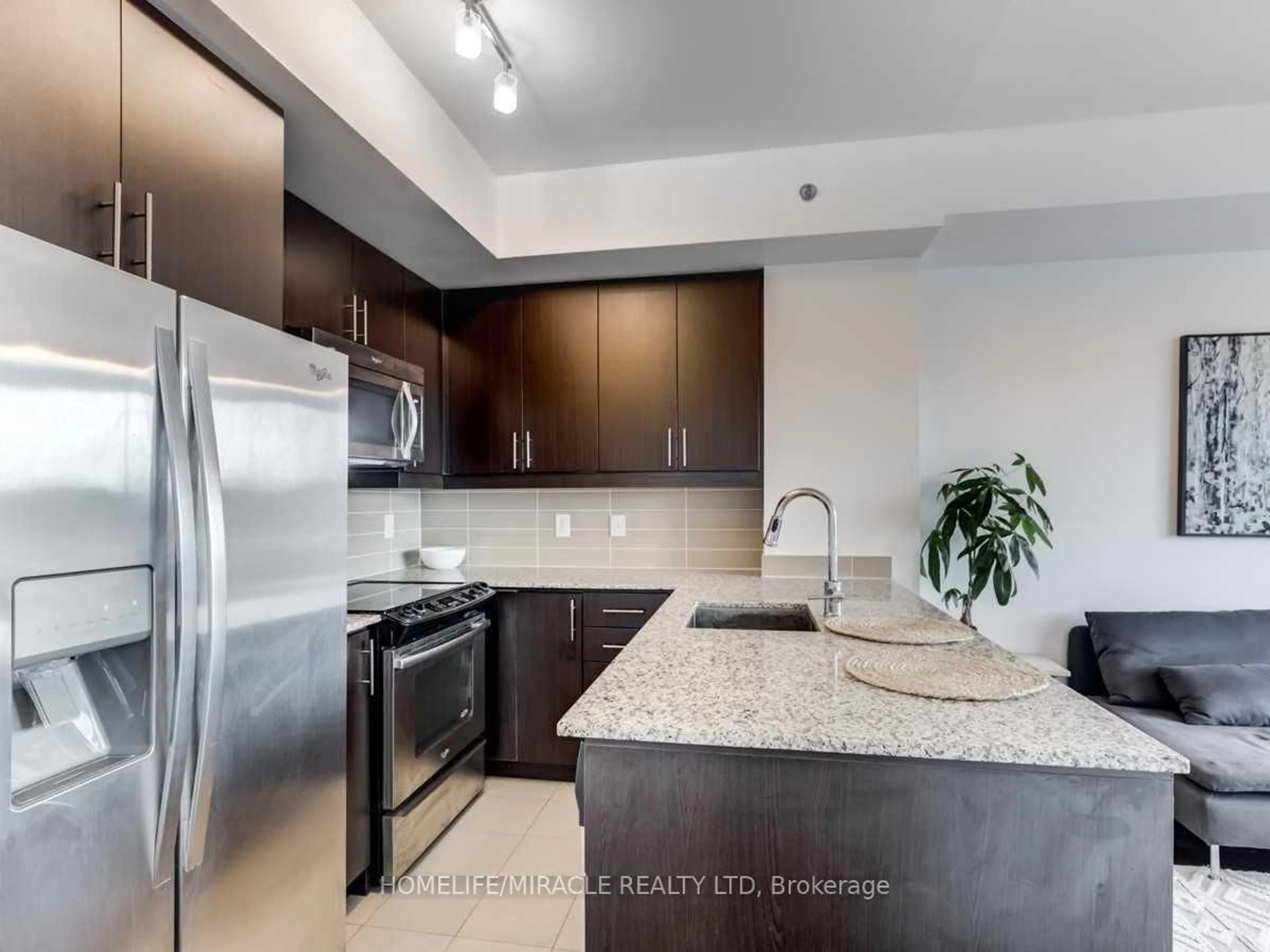 Standard kitchen, unknown for 2756 Old Leslie St #319, Toronto Ontario M2K 0E2