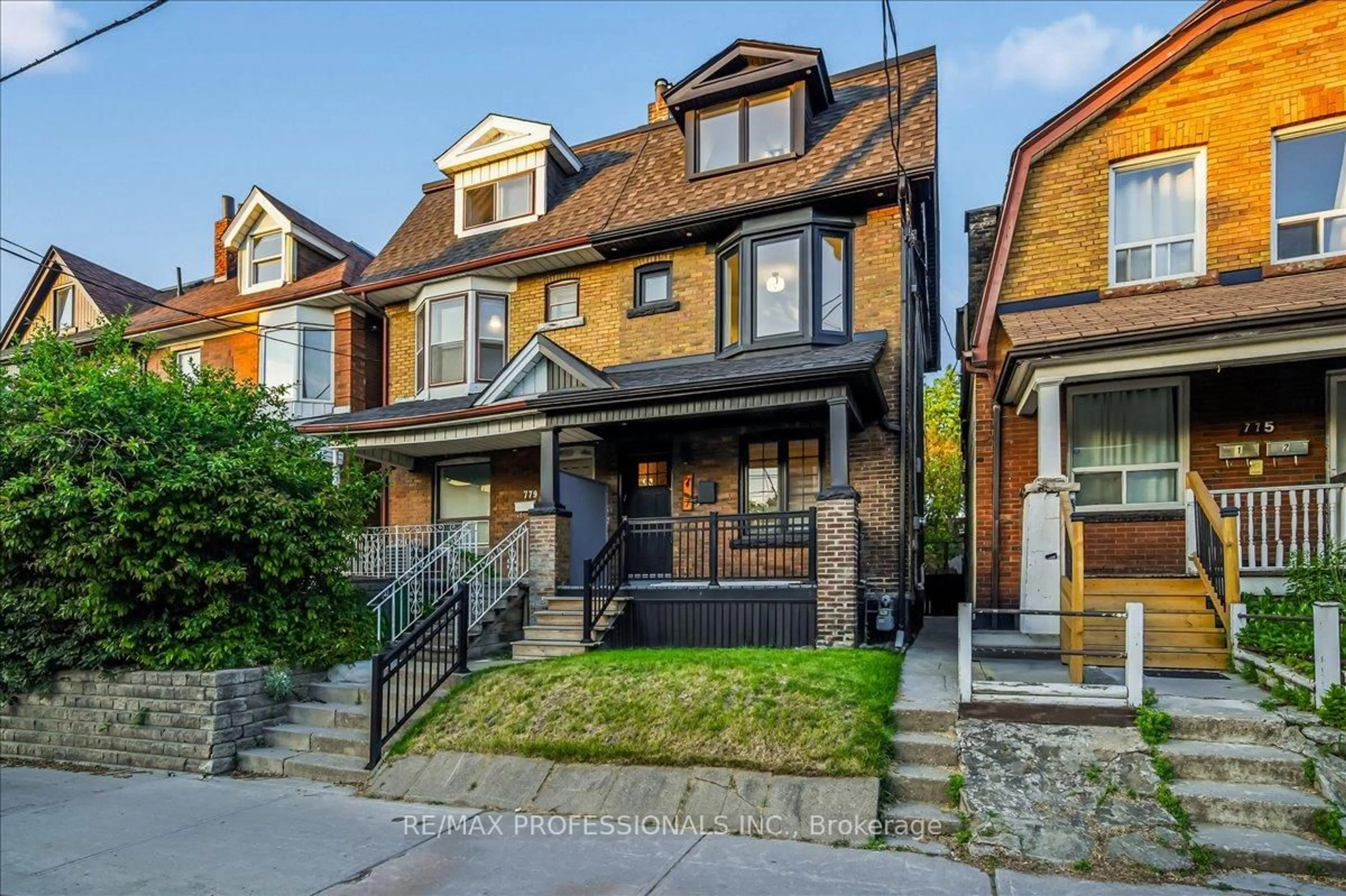 Home with brick exterior material, street for 777 Dufferin St, Toronto Ontario M6H 3K8
