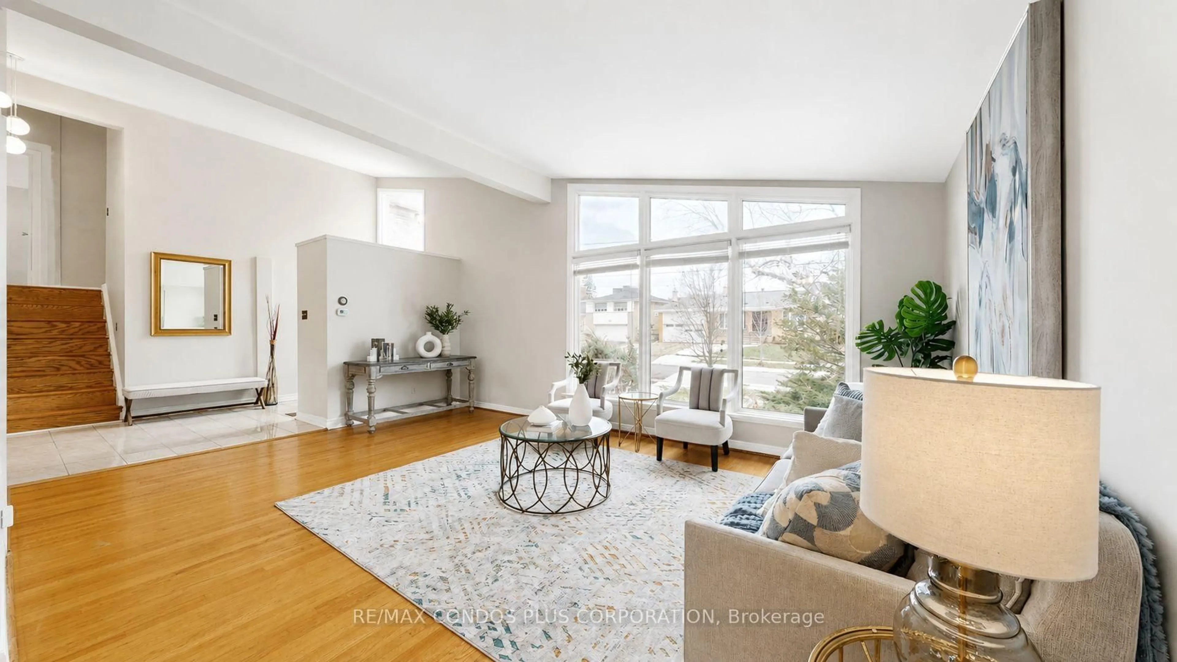 Living room with furniture, unknown for 333 Pleasant Ave, Toronto Ontario M2R 2R3