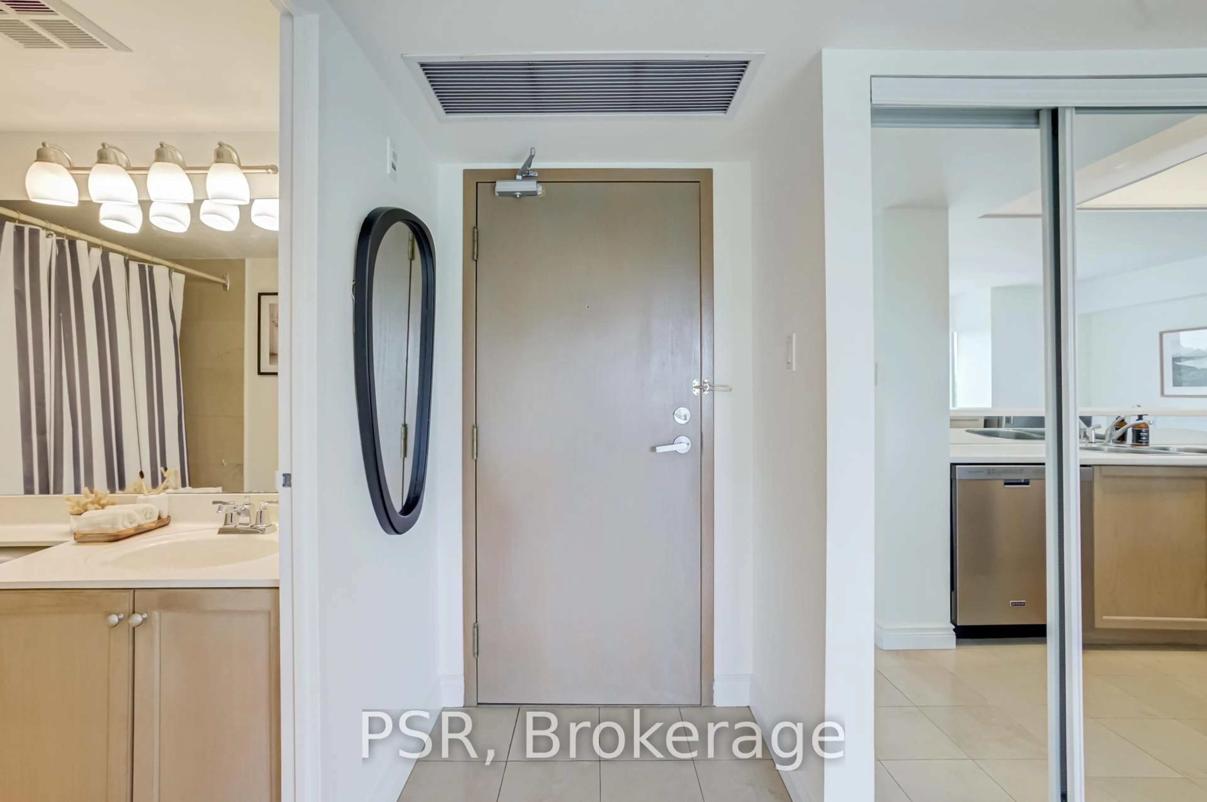 Indoor entryway for 97 Lawton Blvd #601, Toronto Ontario M4V 1Z6