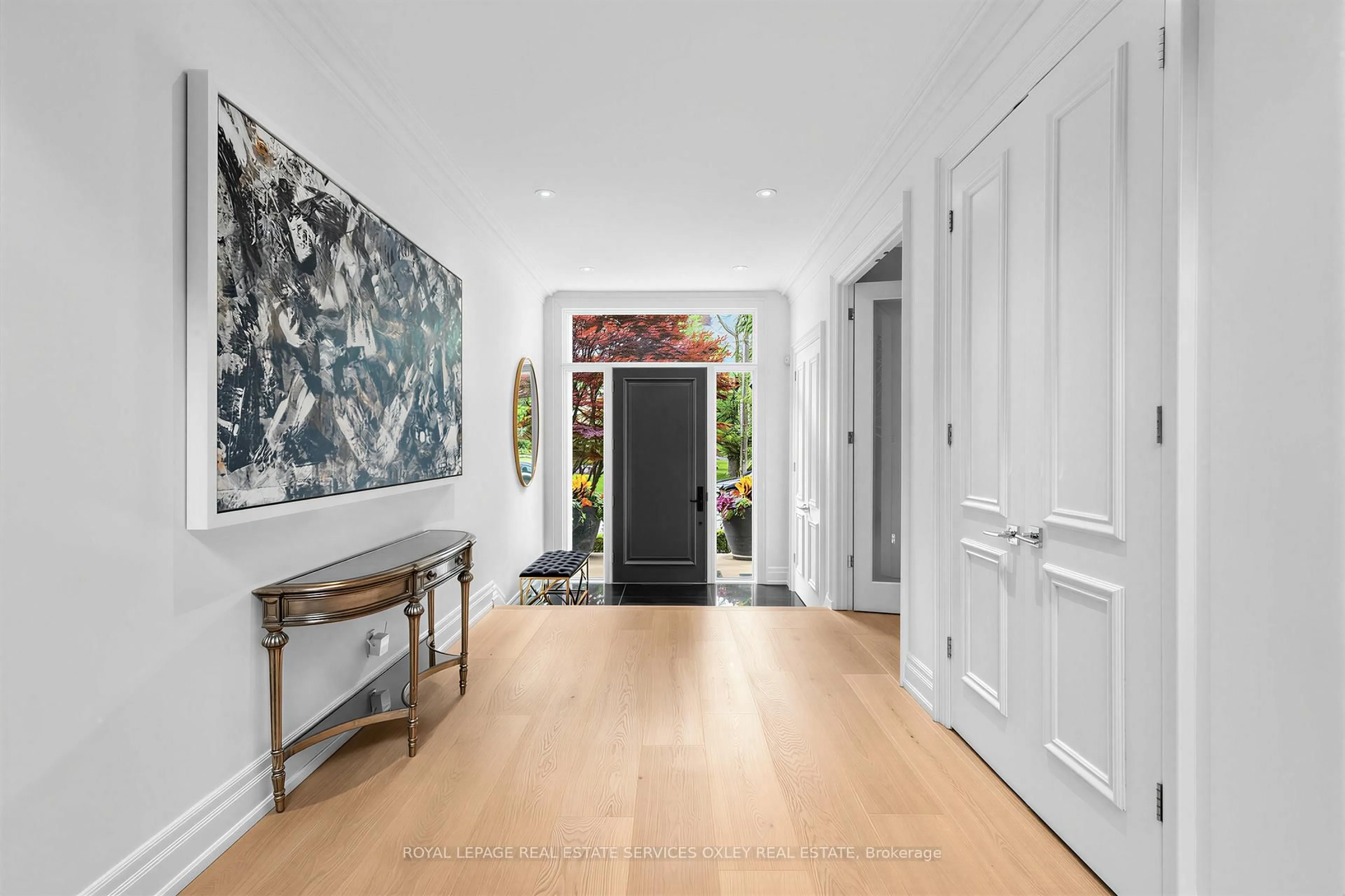 Indoor entryway for 7 Stratheden Rd, Toronto Ontario M4N 1E2