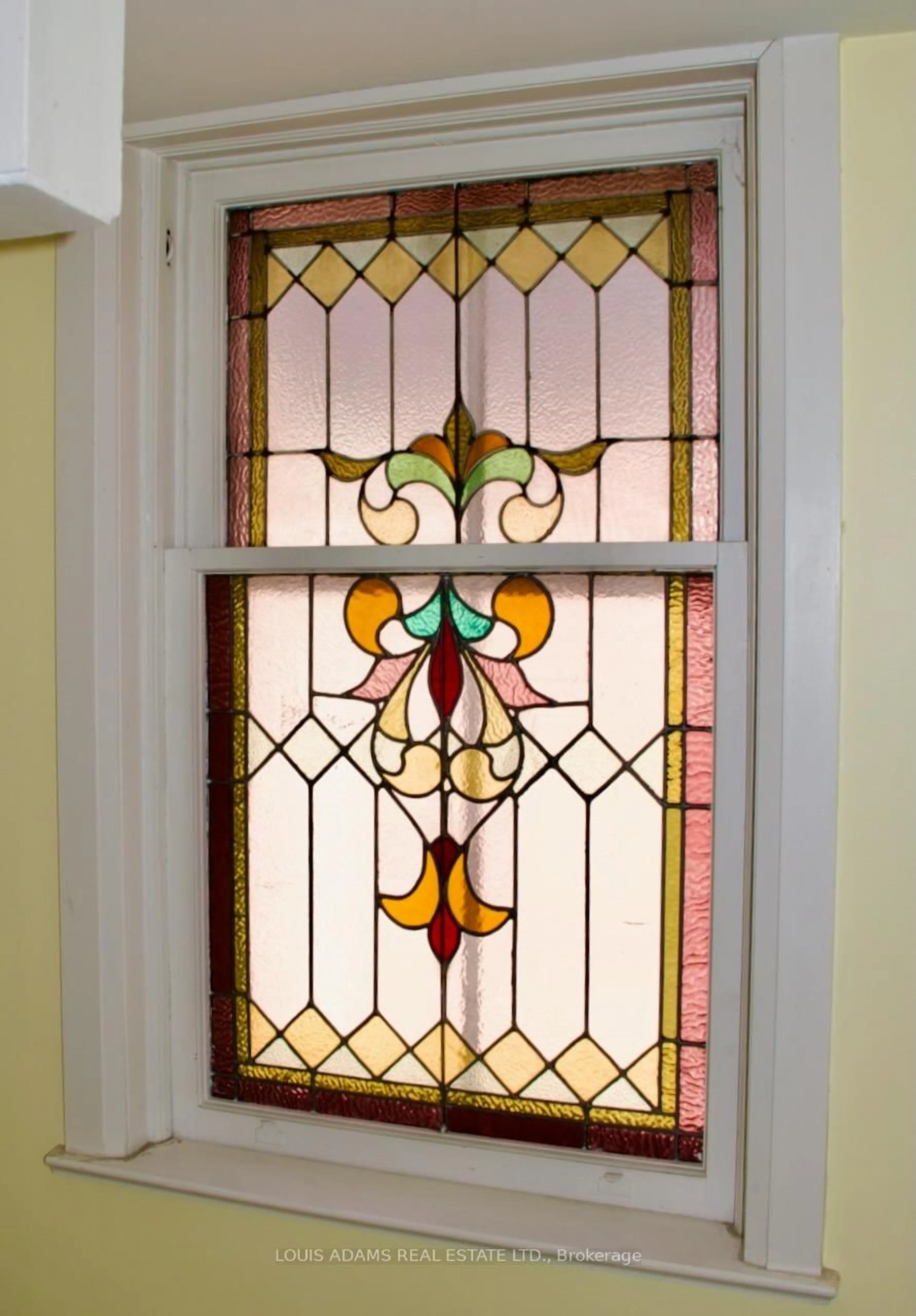 Indoor entryway for 499 Palmerston Blvd, Toronto Ontario M6G 2P2