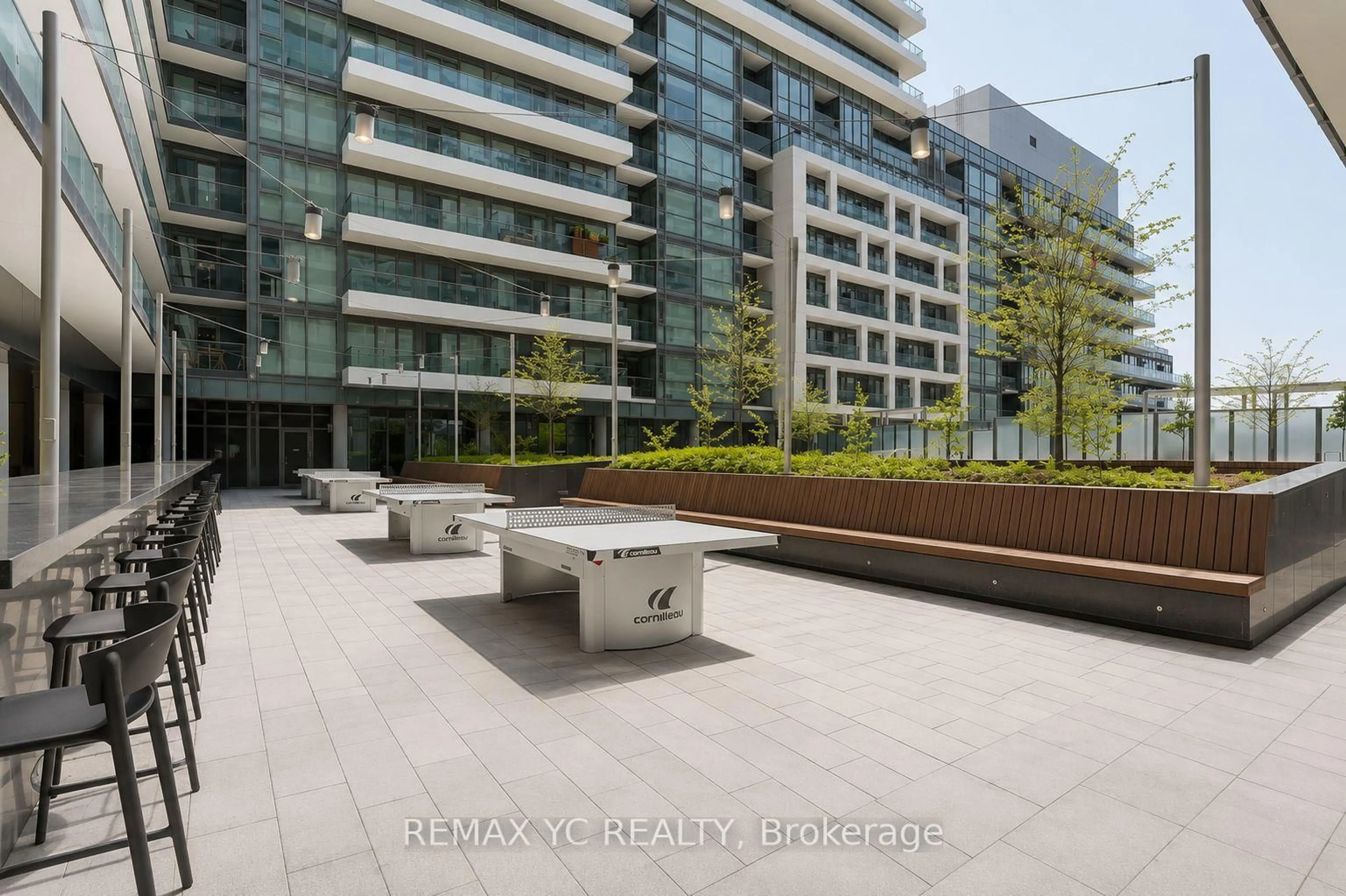 Patio, building for 135 Lower Sherbourne St #LPH2921, Toronto Ontario M5A 1Y4
