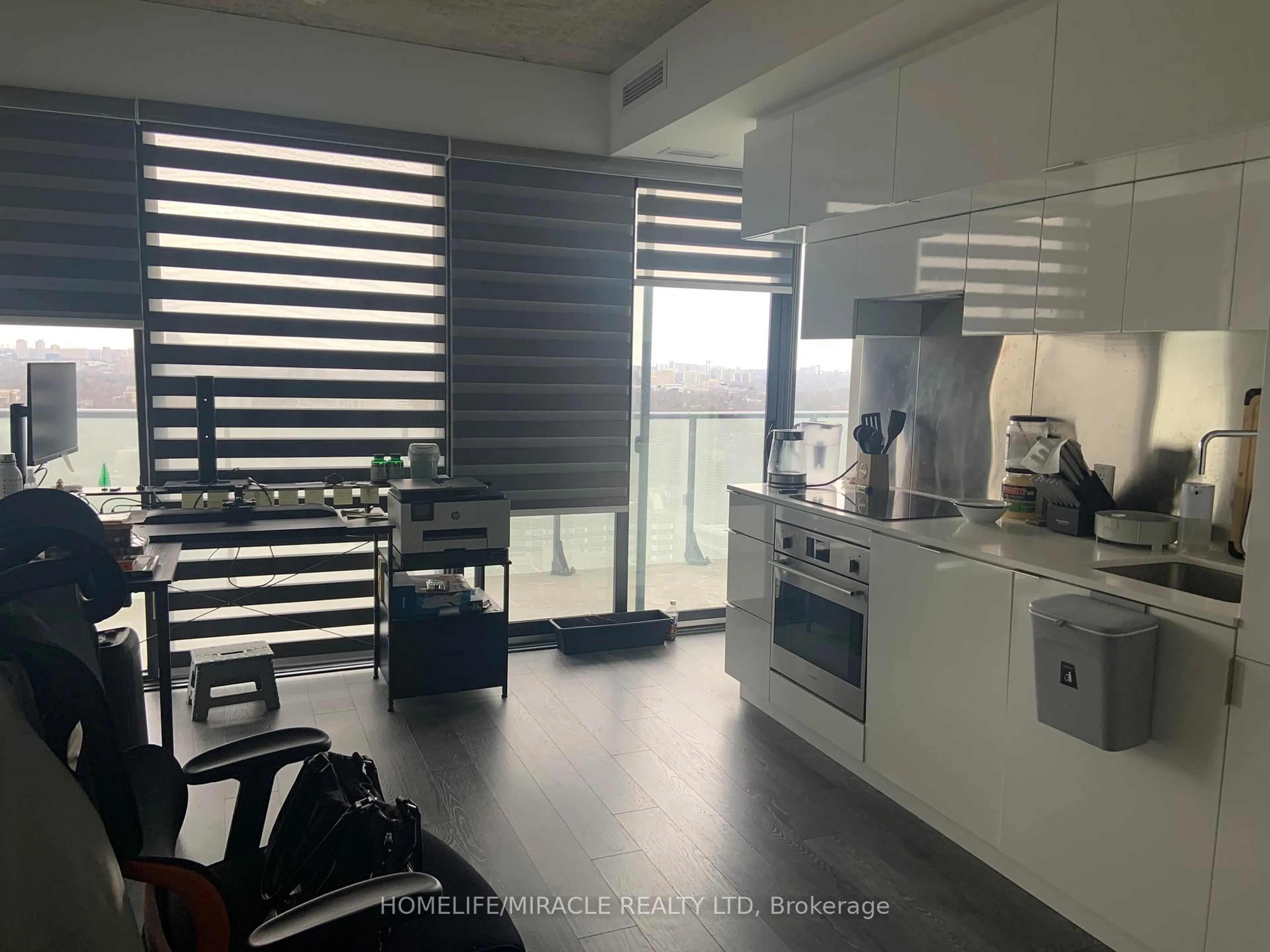 Unknown for 185 Roehampton Ave #2105, Toronto Ontario M4P 1R4