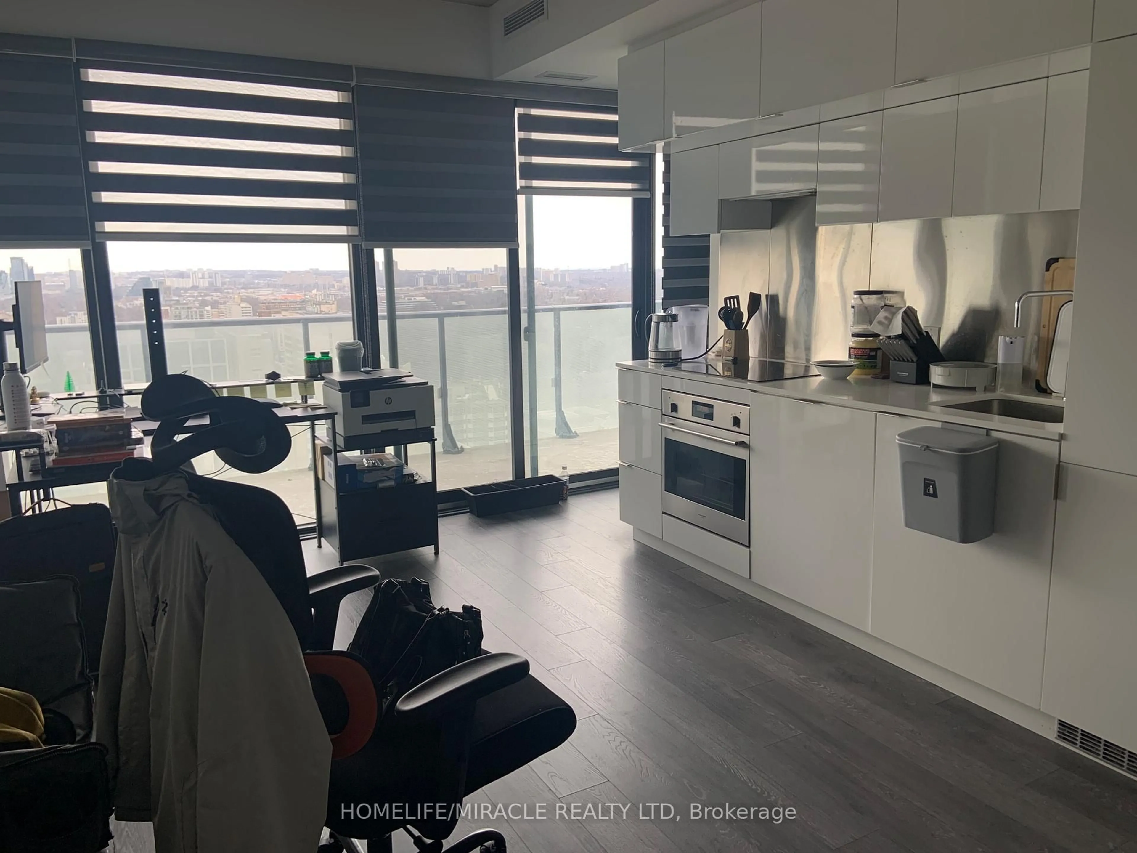 Unknown for 185 Roehampton Ave #2105, Toronto Ontario M4P 1R4