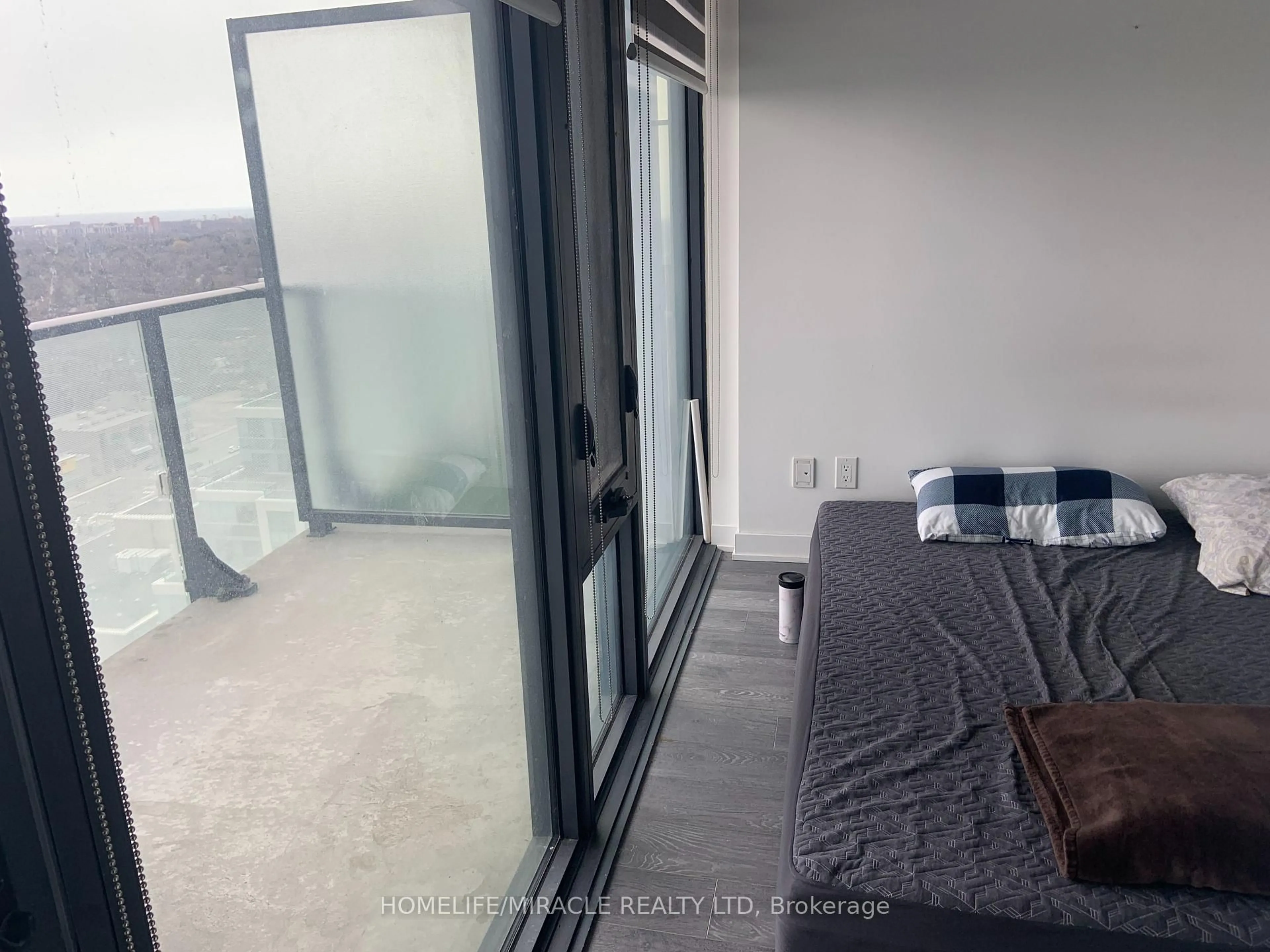 Balcony in the apartment, water/lake/river/ocean view for 185 Roehampton Ave #2105, Toronto Ontario M4P 1R4
