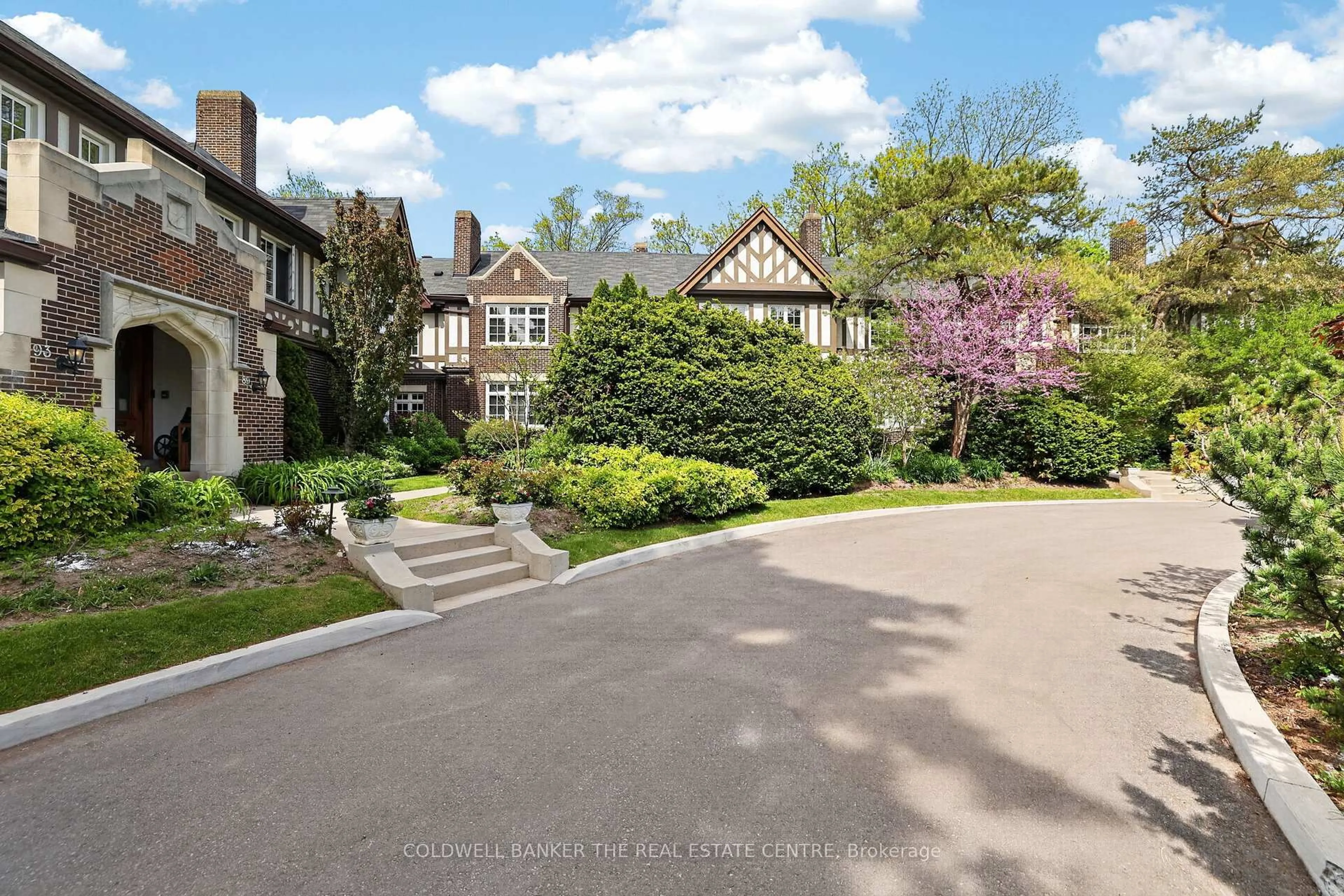 A pic from outside/outdoor area/front of a property/back of a property/a pic from drone, street for 93B Douglas Cres #B, Toronto Ontario M4W 2E6