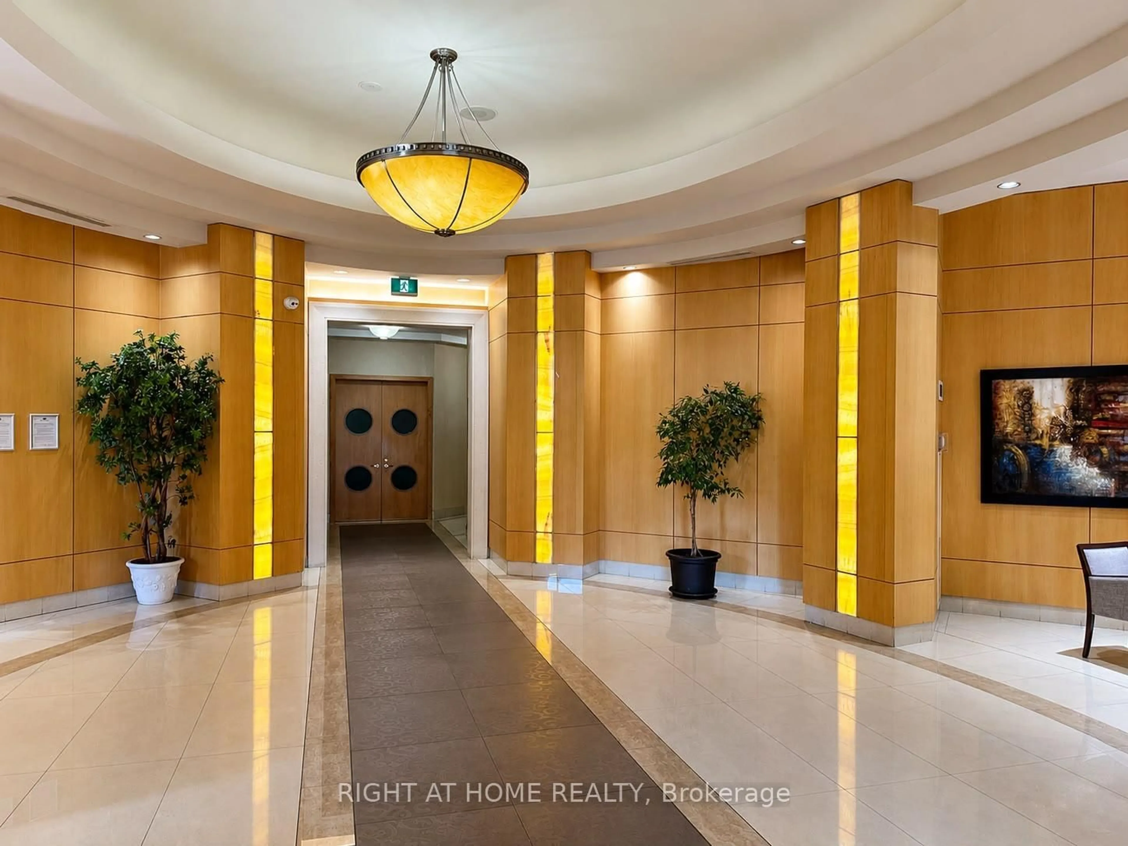 Lobby for 8 Mckee Ave #201, Toronto Ontario M2N 7E5