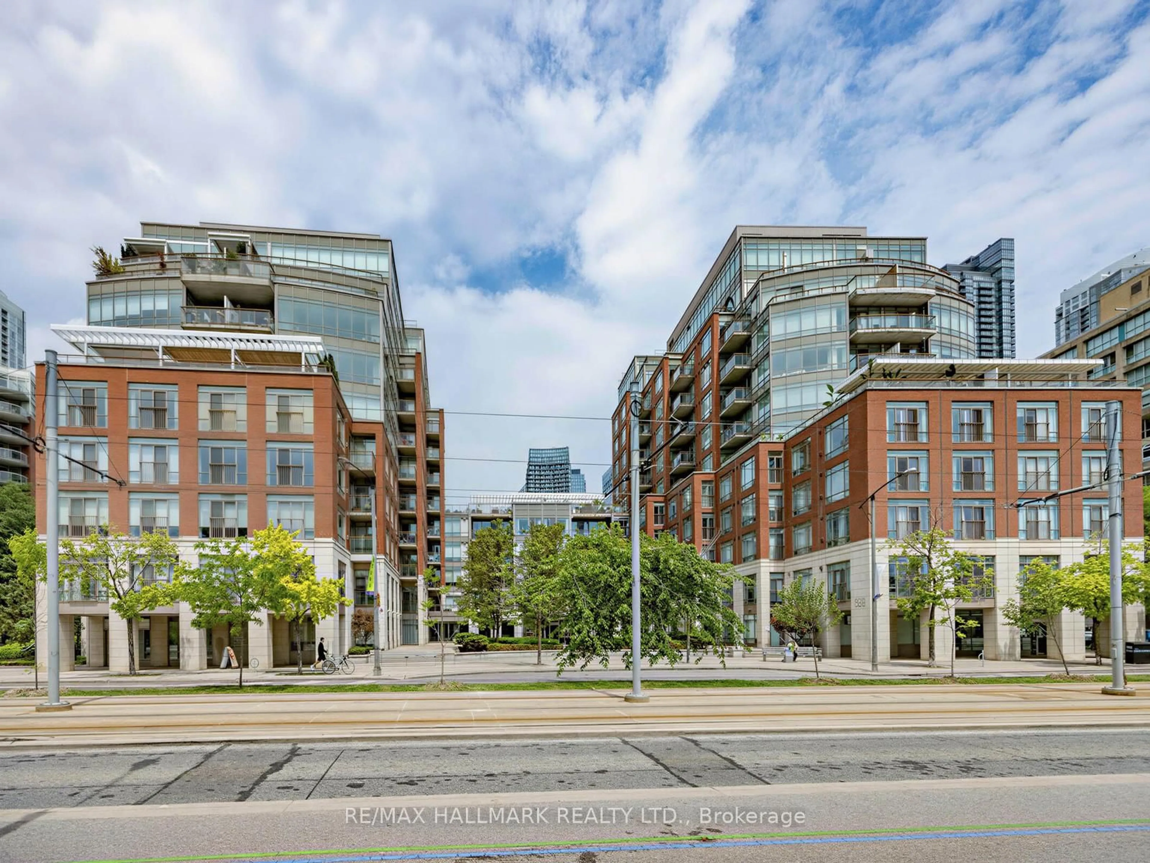 Blurry image for 500 Queens Quay #518E, Toronto Ontario M5V 3K8