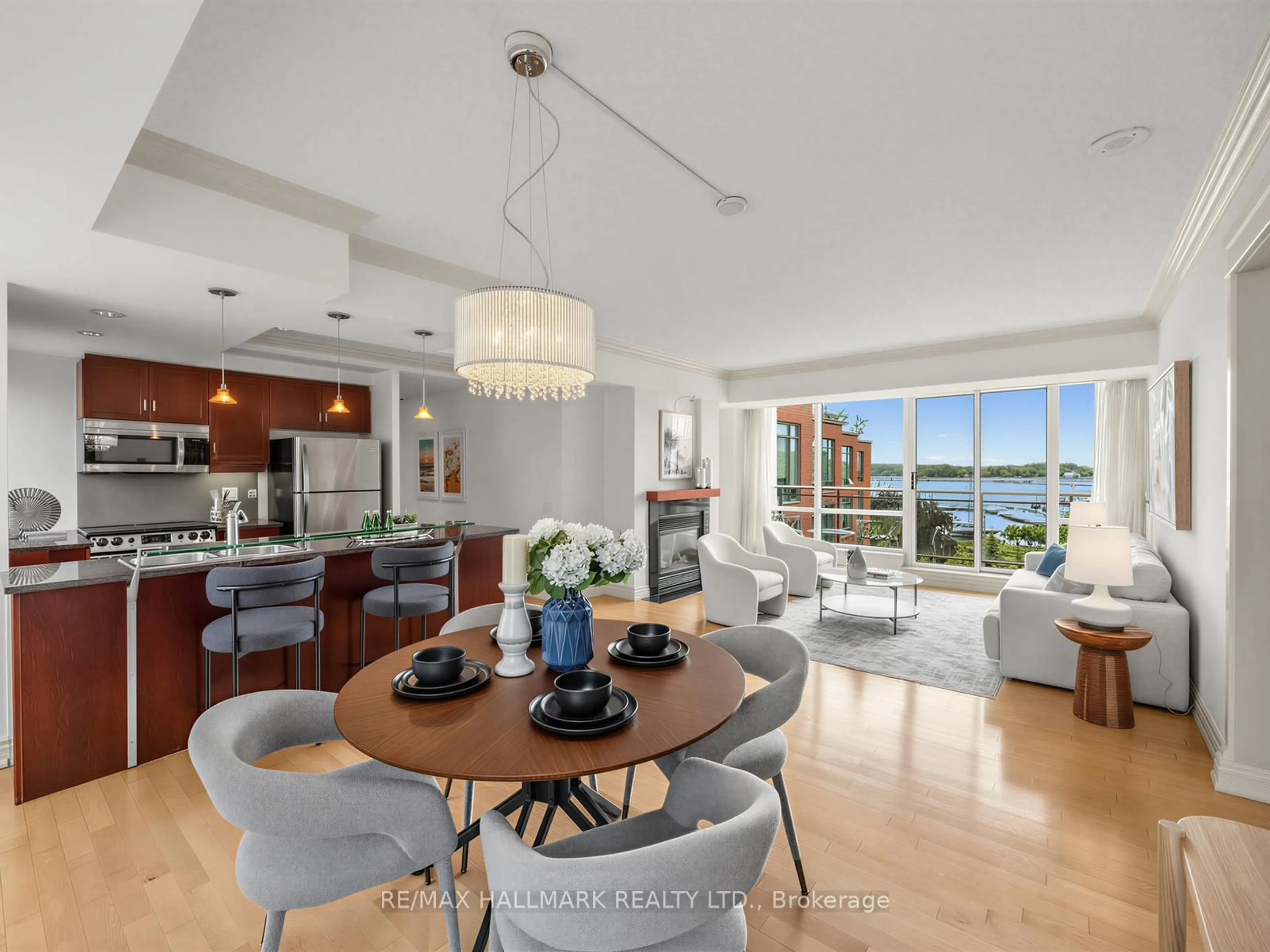 Open concept kitchen, unknown for 500 Queens Quay #518E, Toronto Ontario M5V 3K8
