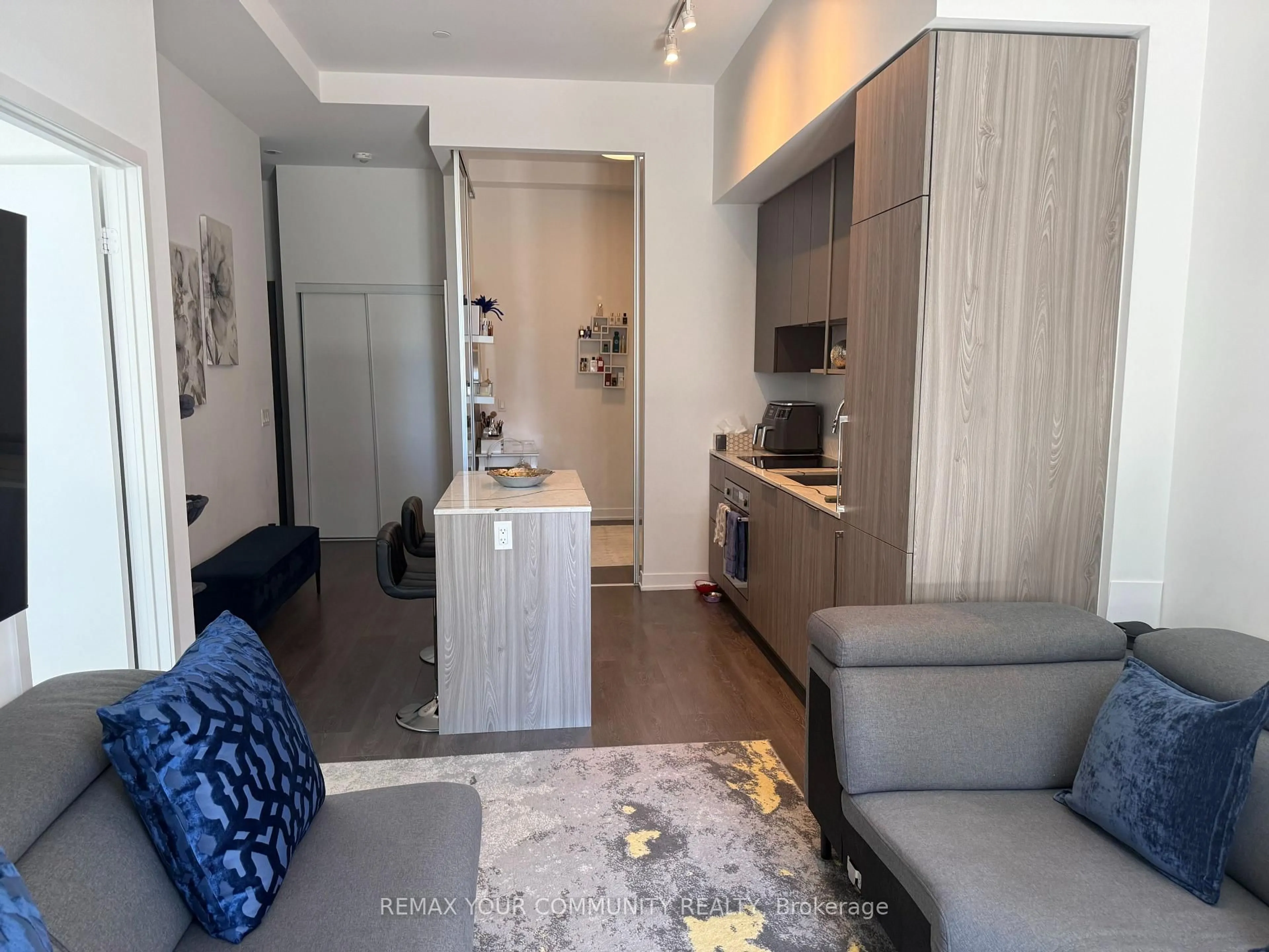 Unknown for 15 Holmes Ave #401, Toronto Ontario M2N 0L4