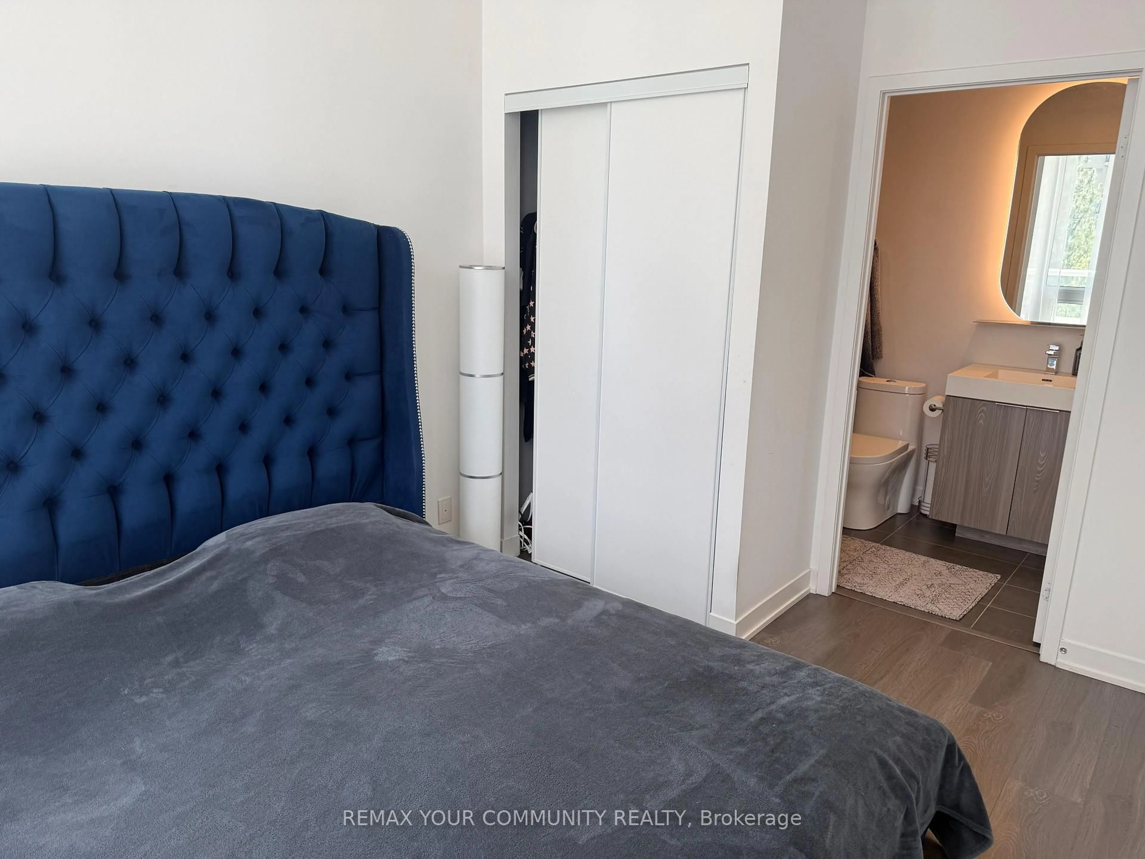 A pic of a room for 15 Holmes Ave #401, Toronto Ontario M2N 0L4