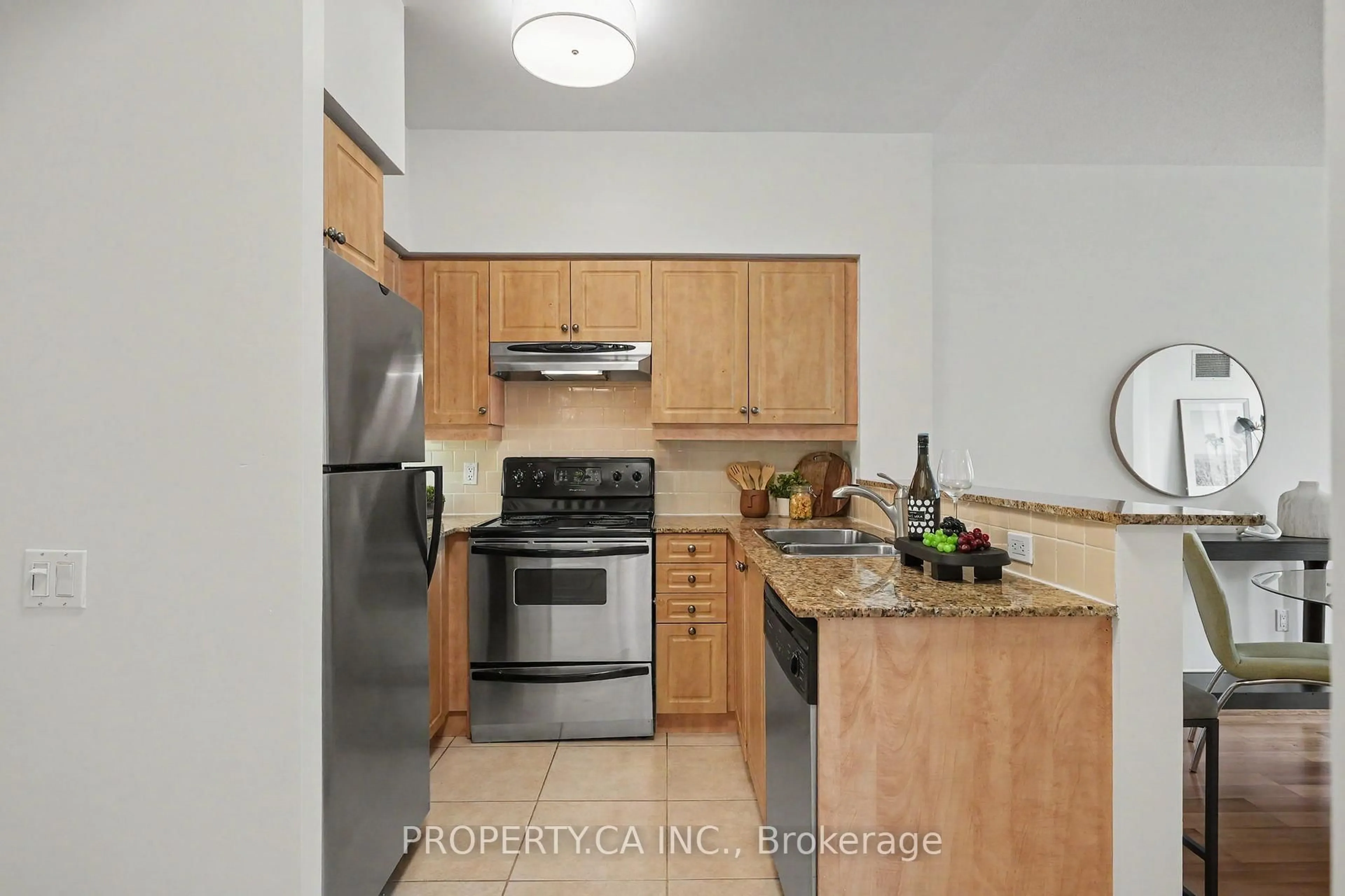 Standard kitchen, unknown for 451 Rosewell Ave #209, Toronto Ontario M4R 2B6