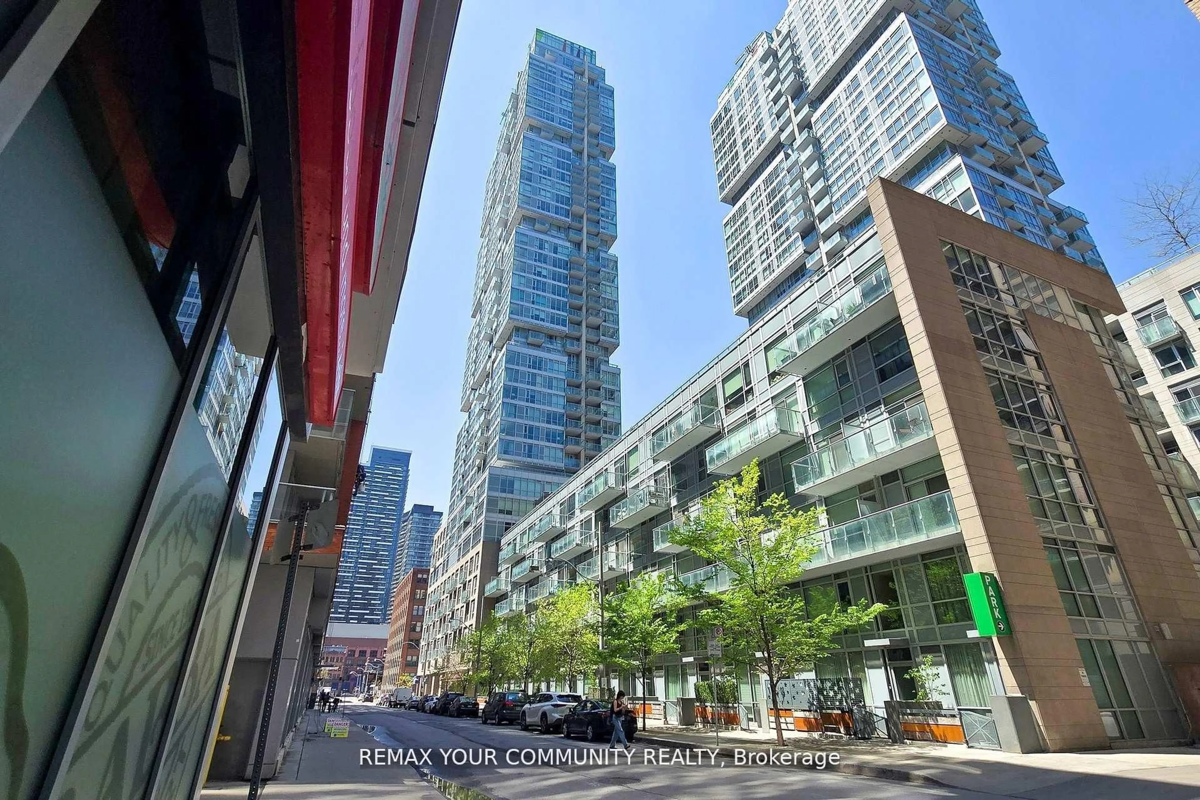 Patio, unknown for 30 Nelson St #408, Toronto Ontario M5V 0H5