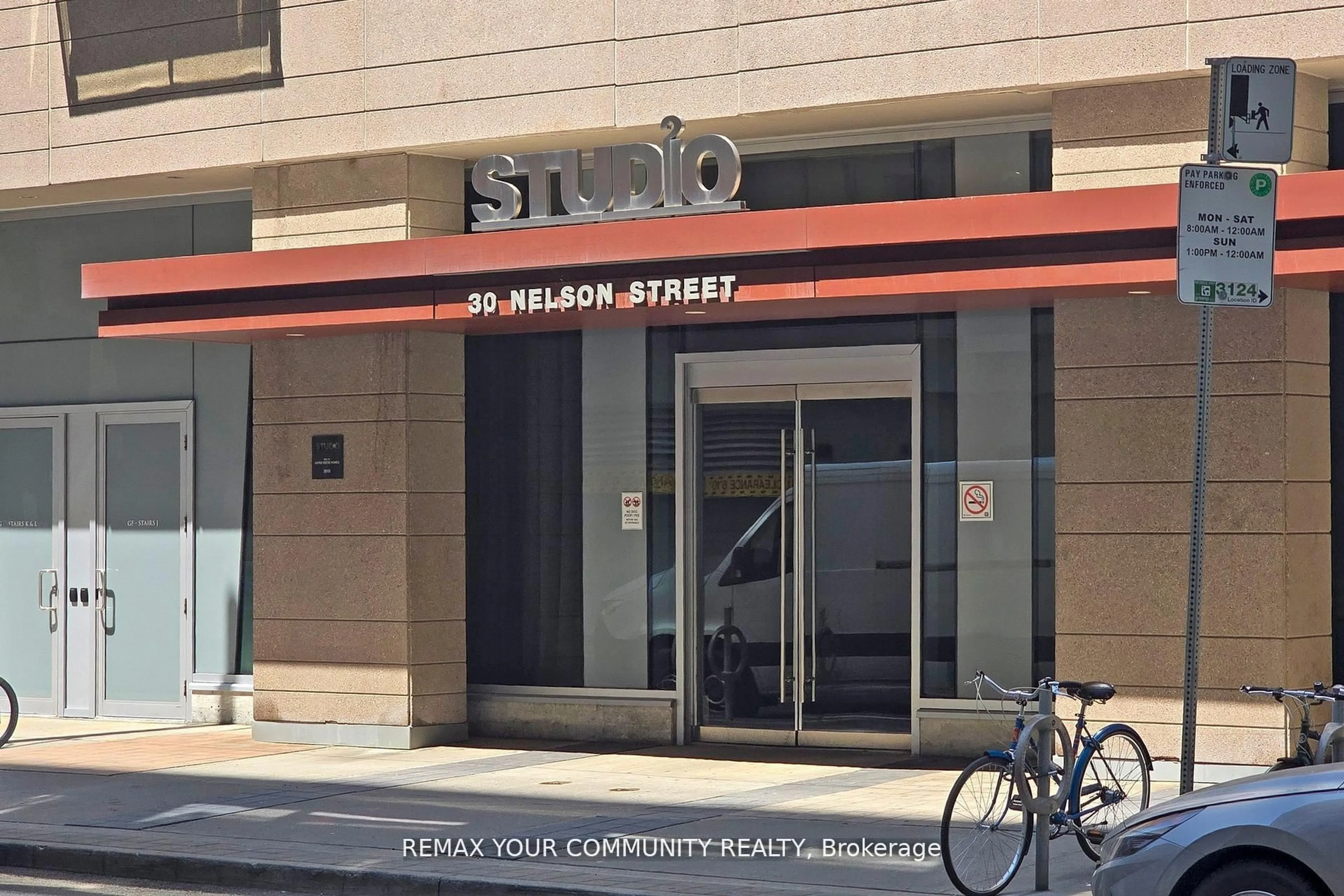 Indoor foyer for 30 Nelson St #408, Toronto Ontario M5V 0H5