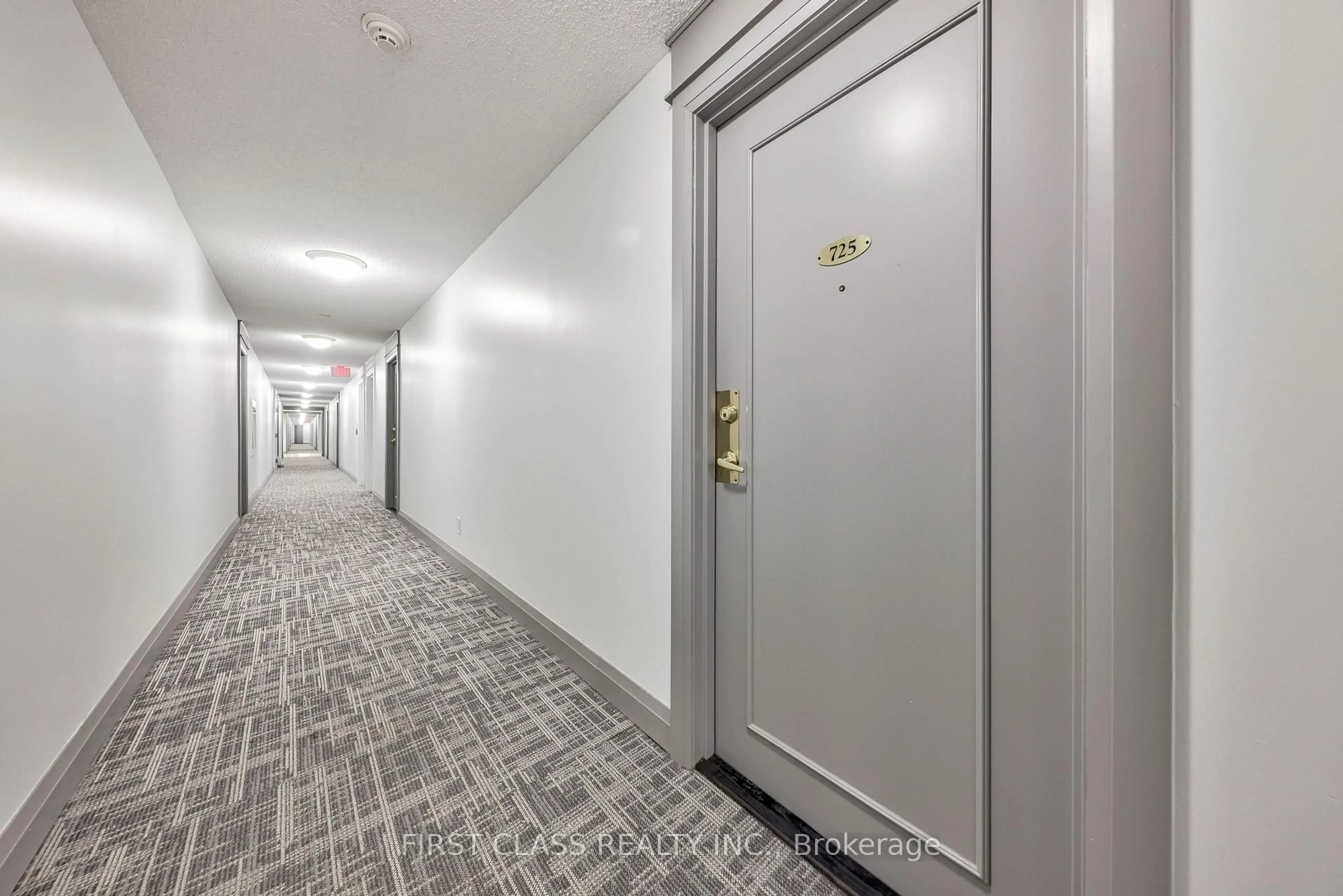 Indoor foyer for 650 Lawrence Ave #725, Toronto Ontario M6A 3E8
