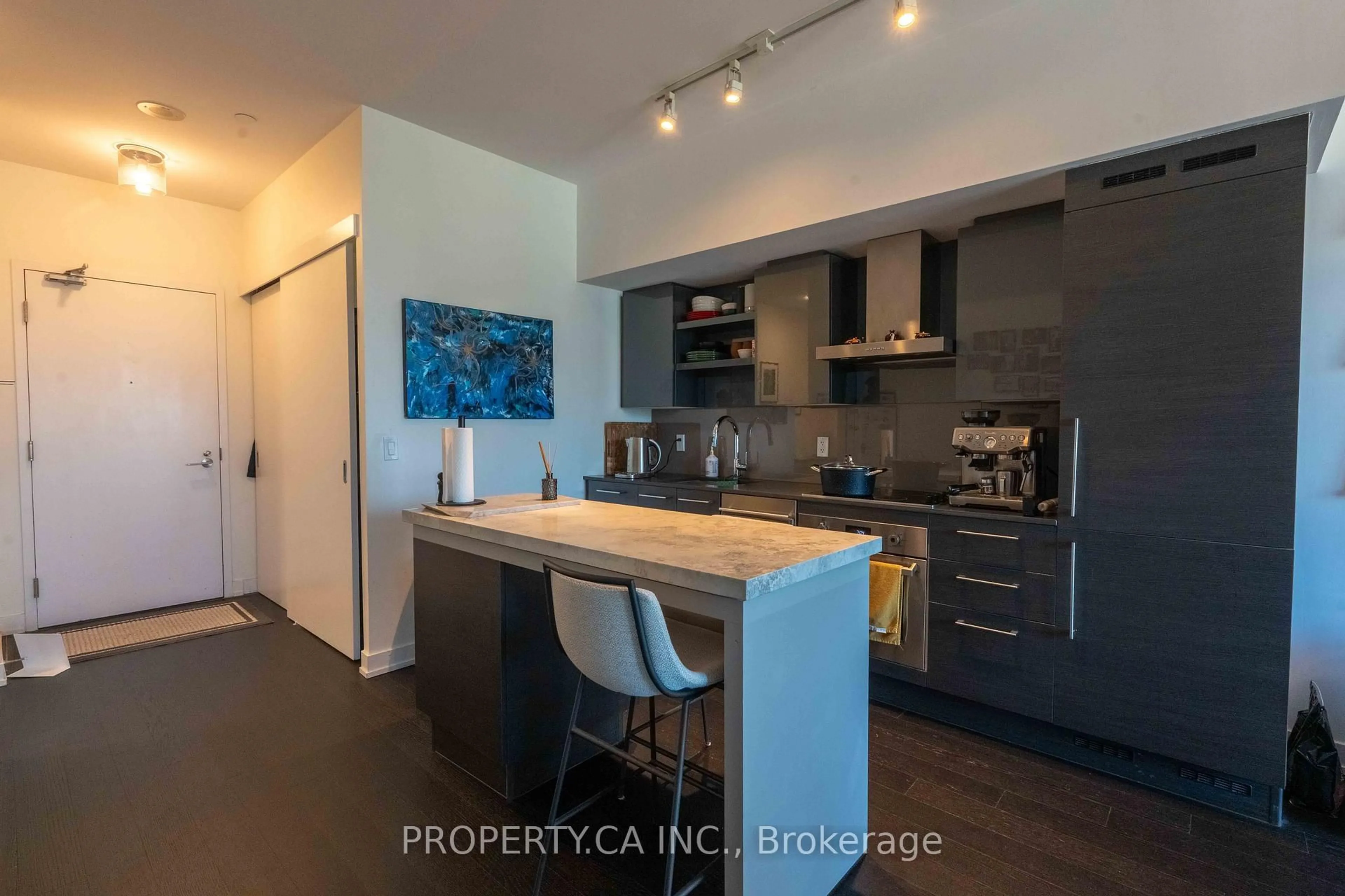 Open concept kitchen, unknown for 1030 King St #Ph05, Toronto Ontario M6K 0B4