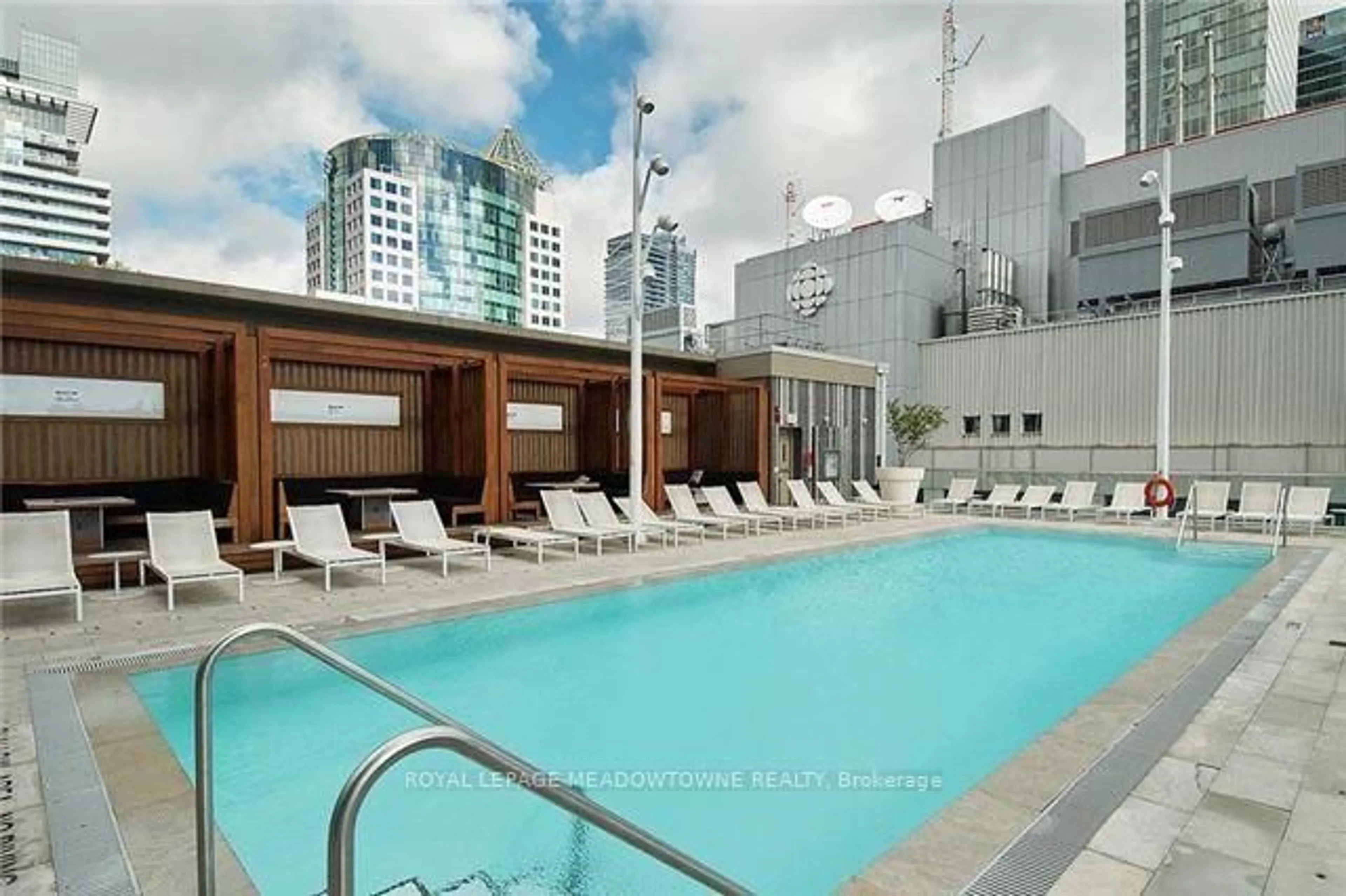 Pool for 300 Front St #601, Toronto Ontario M5V 0E9
