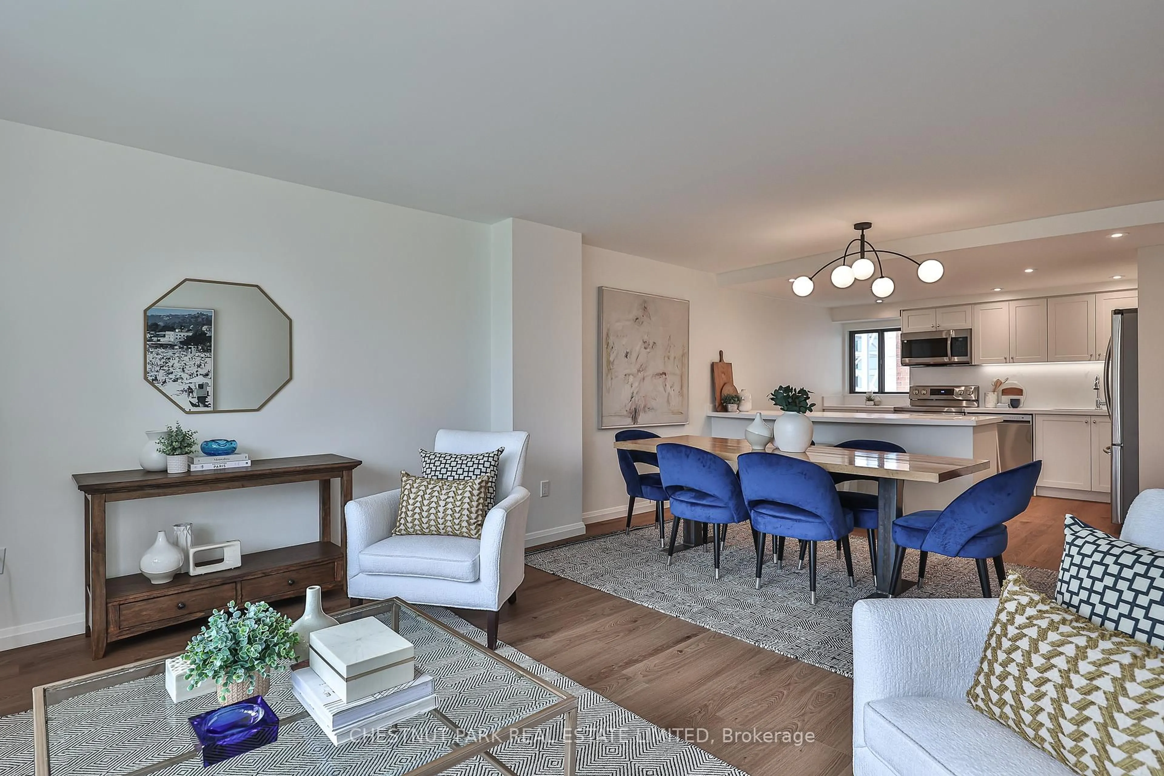 Living room with furniture, unknown for 188 Spadina Ave #301, Toronto Ontario M5T 3A4