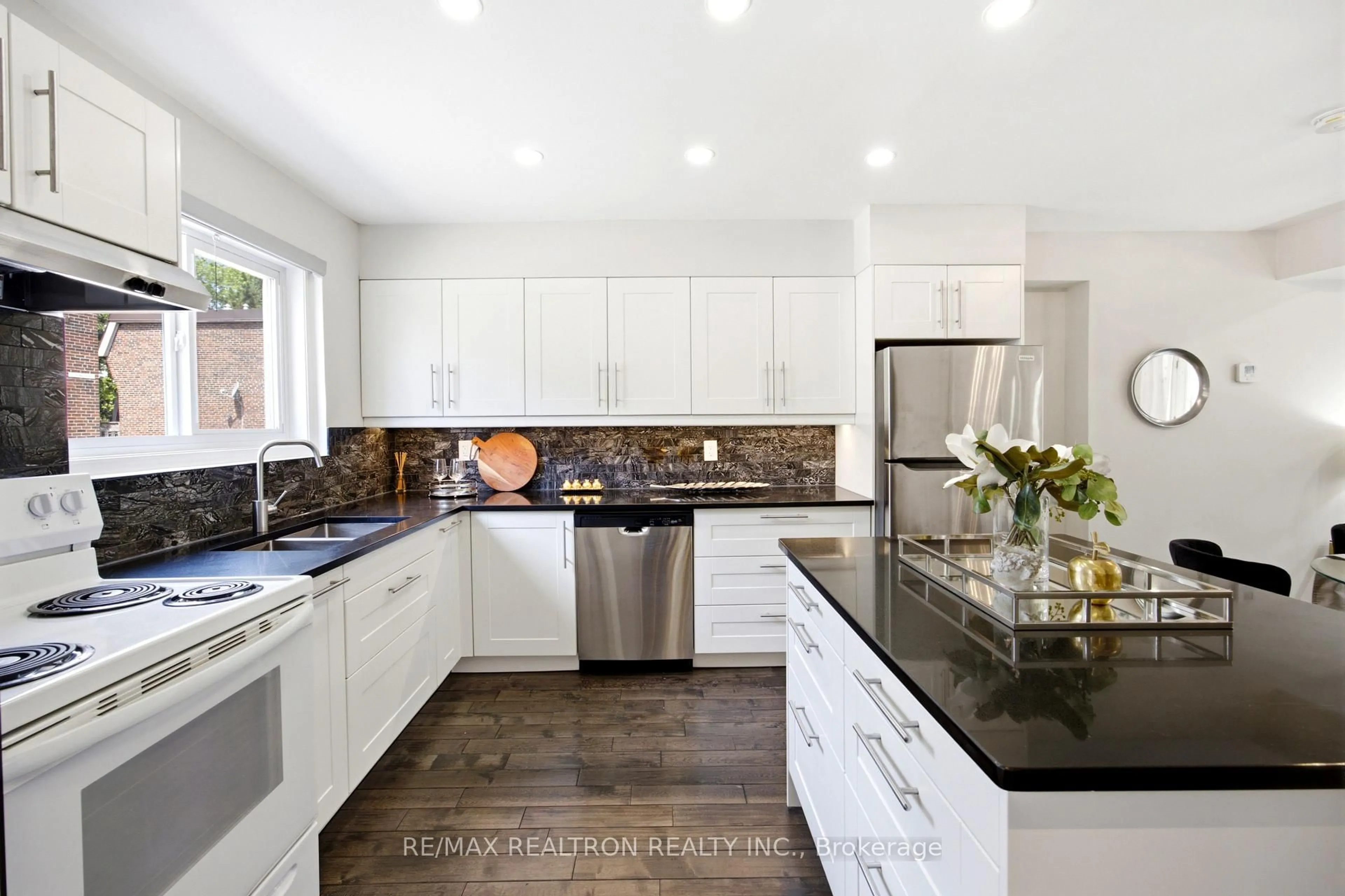 Contemporary kitchen, ceramic/tile floor for 69 Godstone Rd #118, Toronto Ontario M2J 3C8