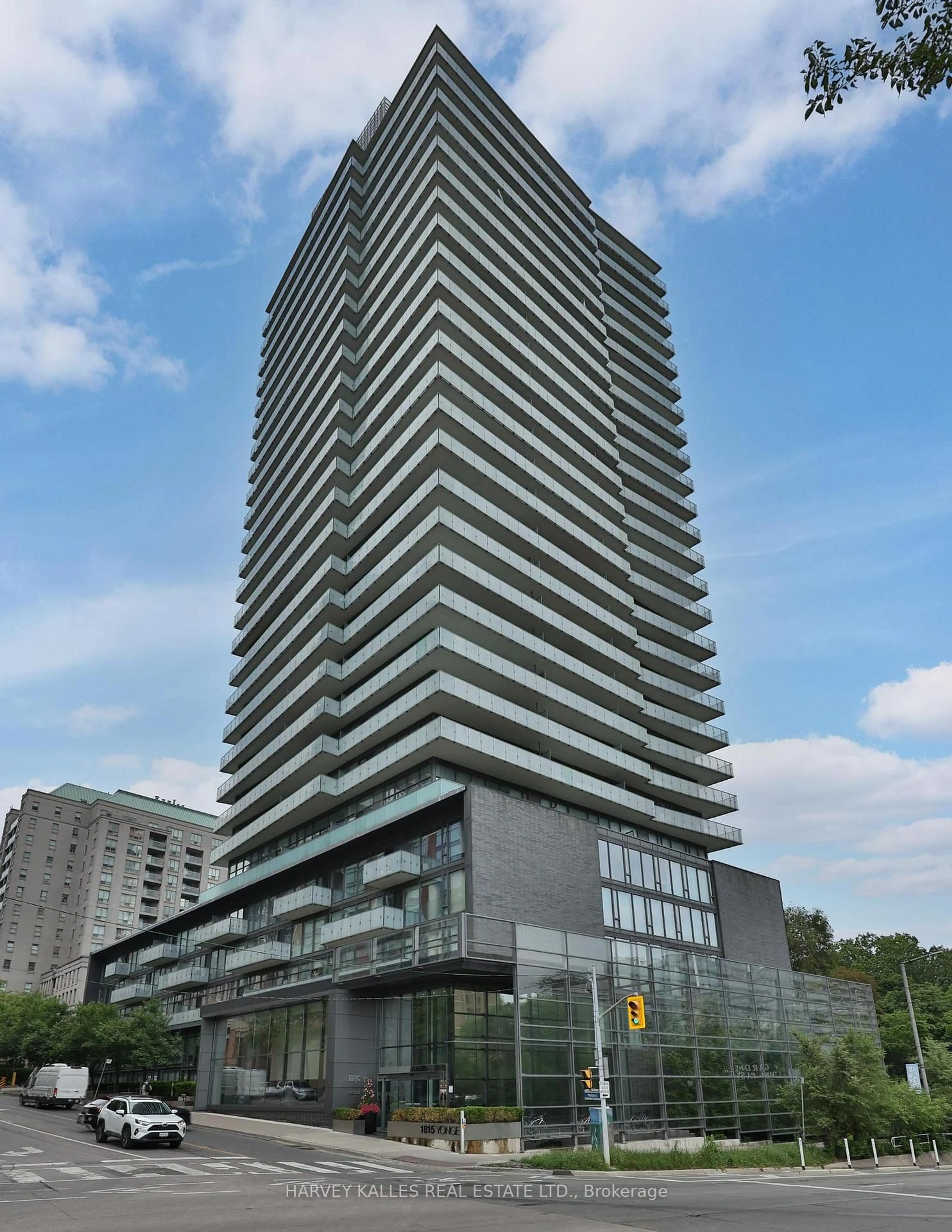 Indoor foyer for 1815 Yonge St #1501, Toronto Ontario M4T 2A4